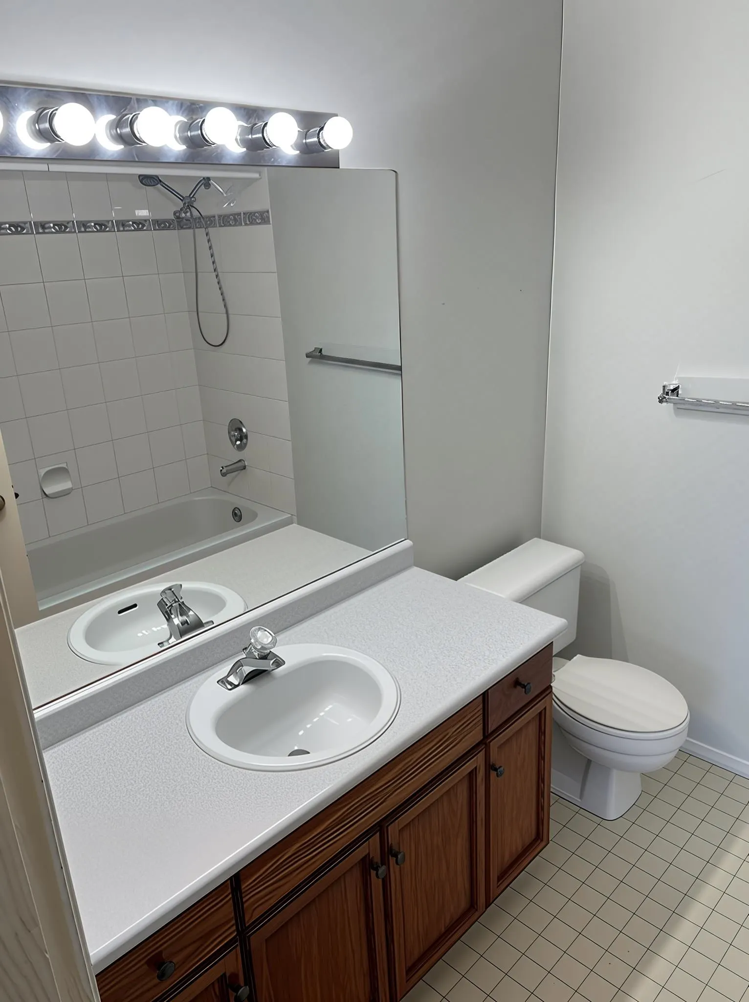 433 32830 George Ferguson Way