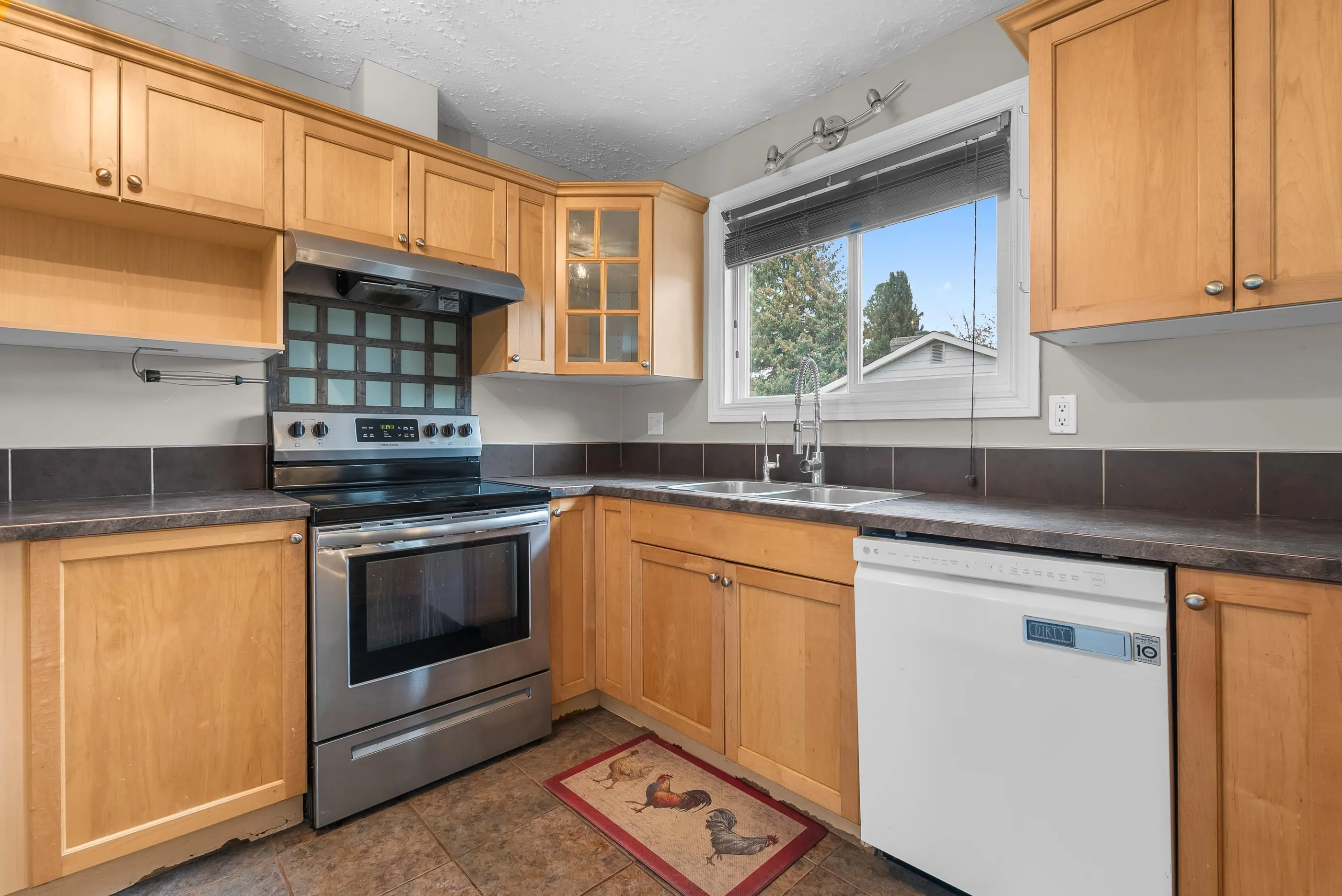 335 Nechiefman Street