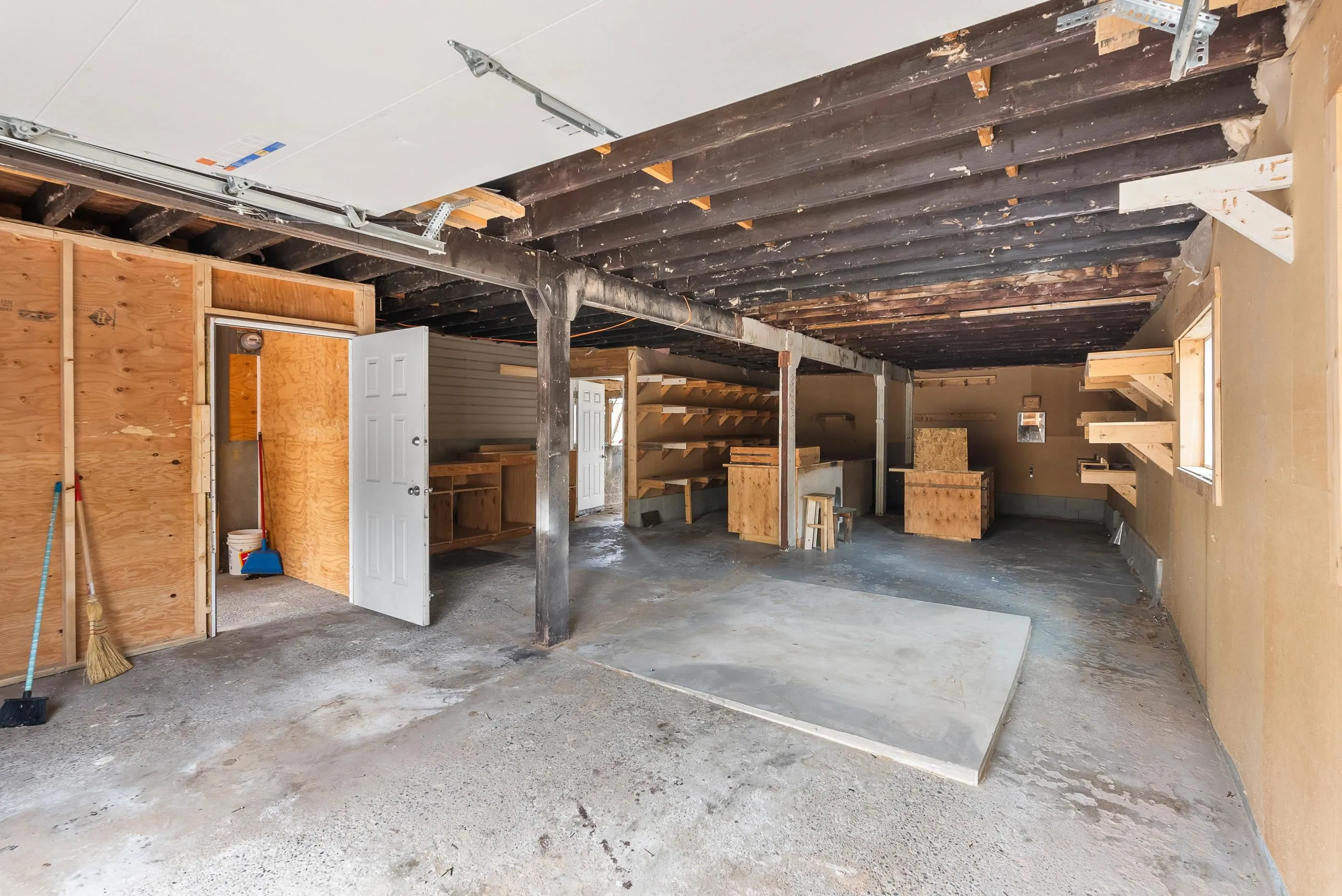 335 Nechiefman Street