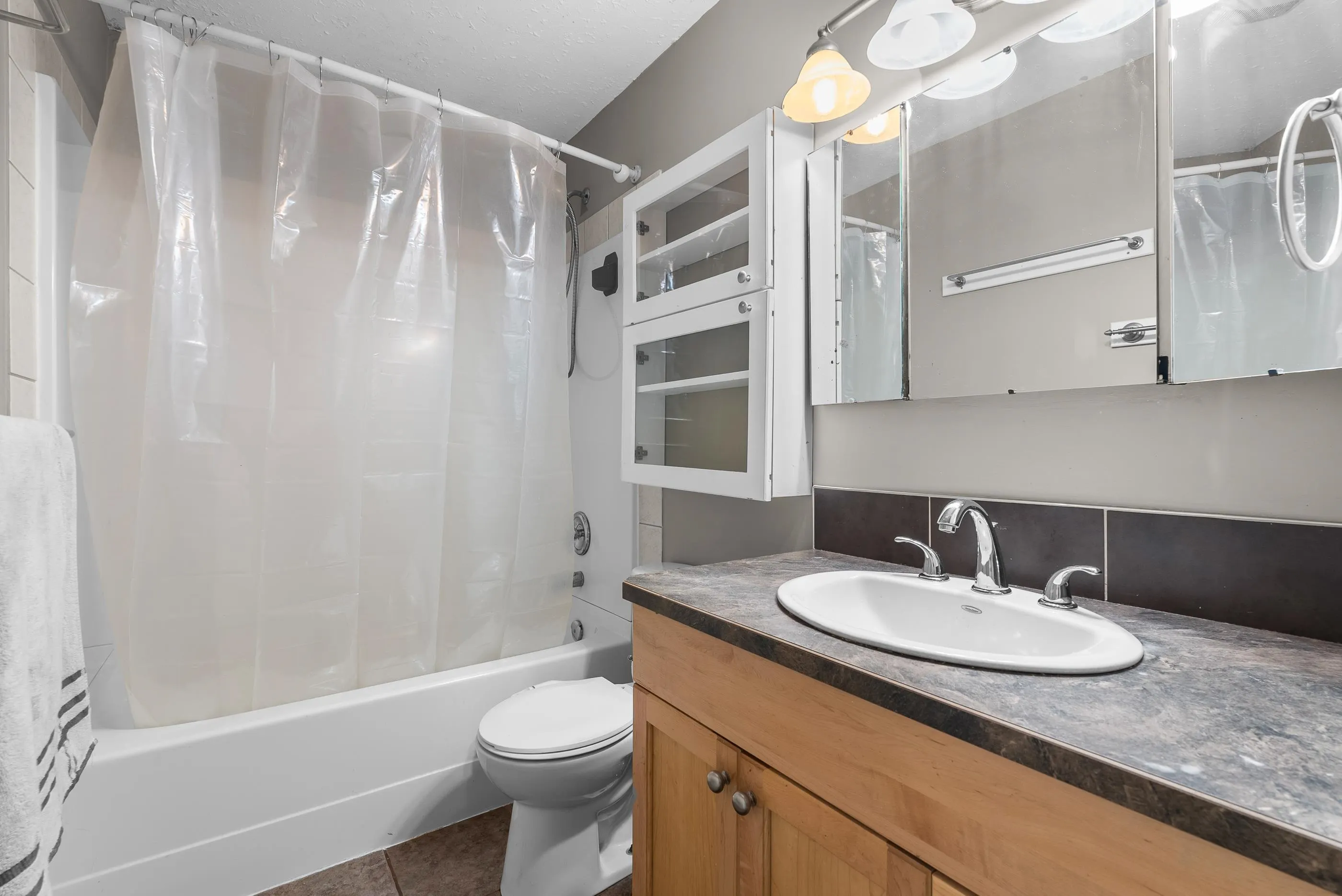 335 Nechiefman Street