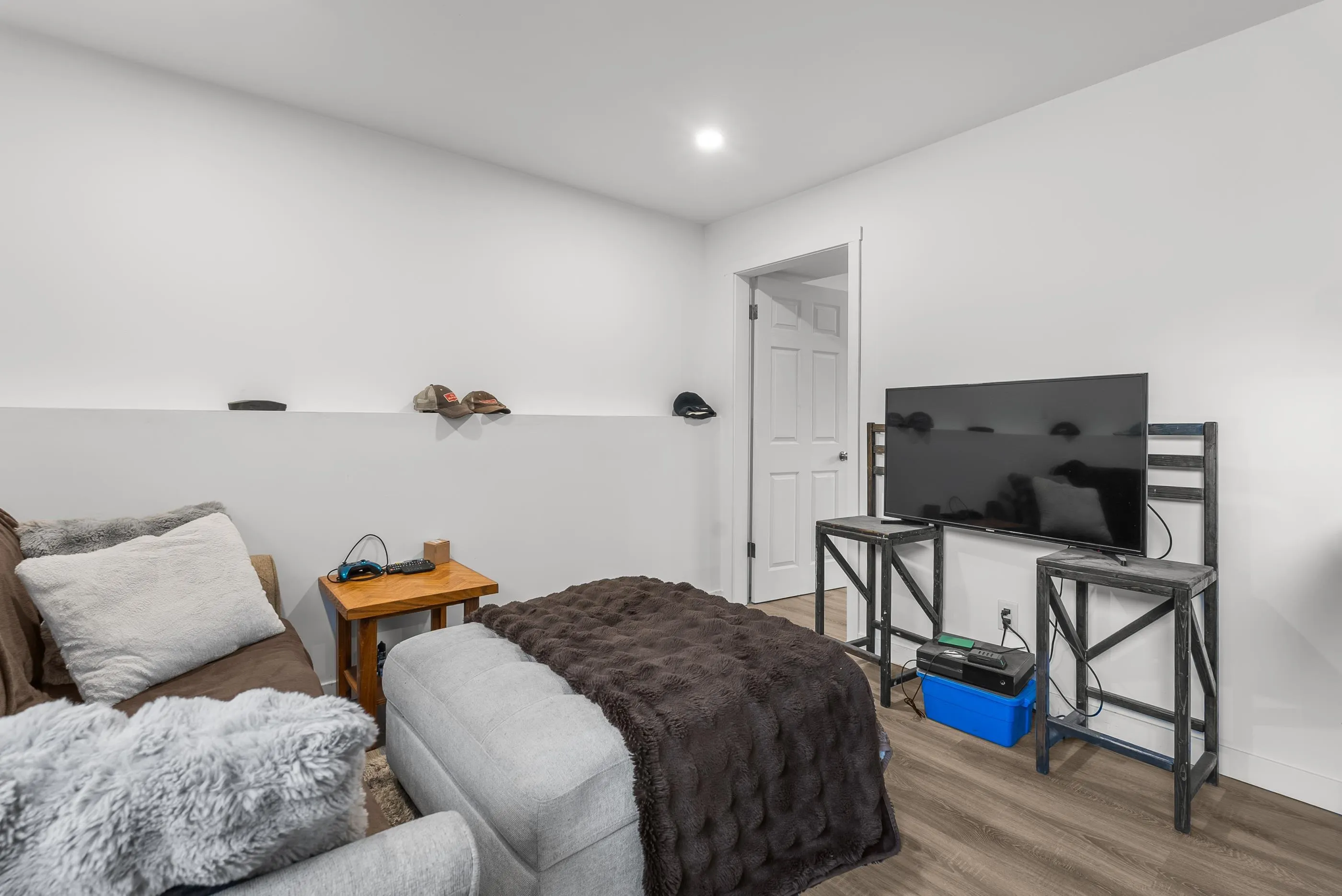 335 Nechiefman Street