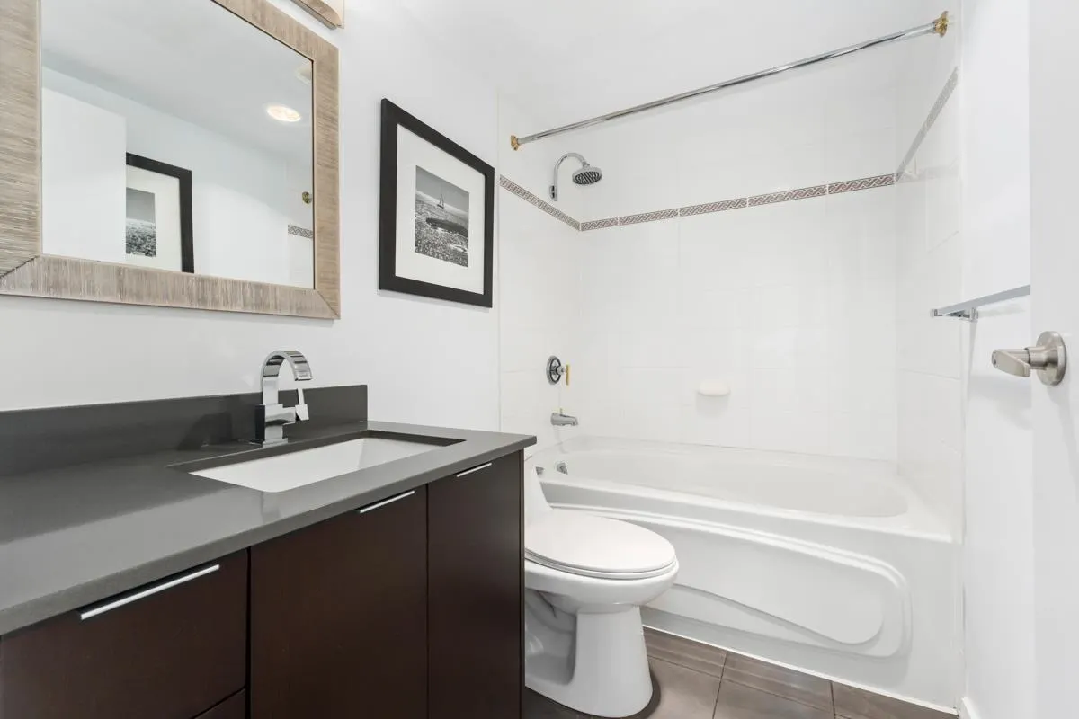 17E 139 Drake Street