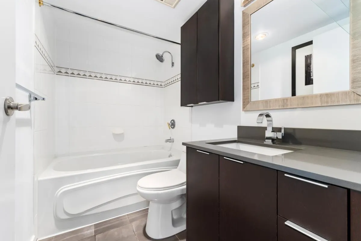 17E 139 Drake Street