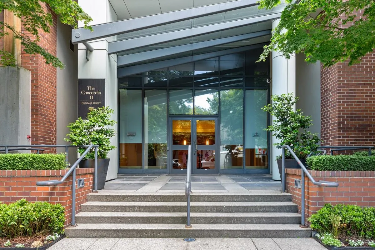 17E 139 Drake Street