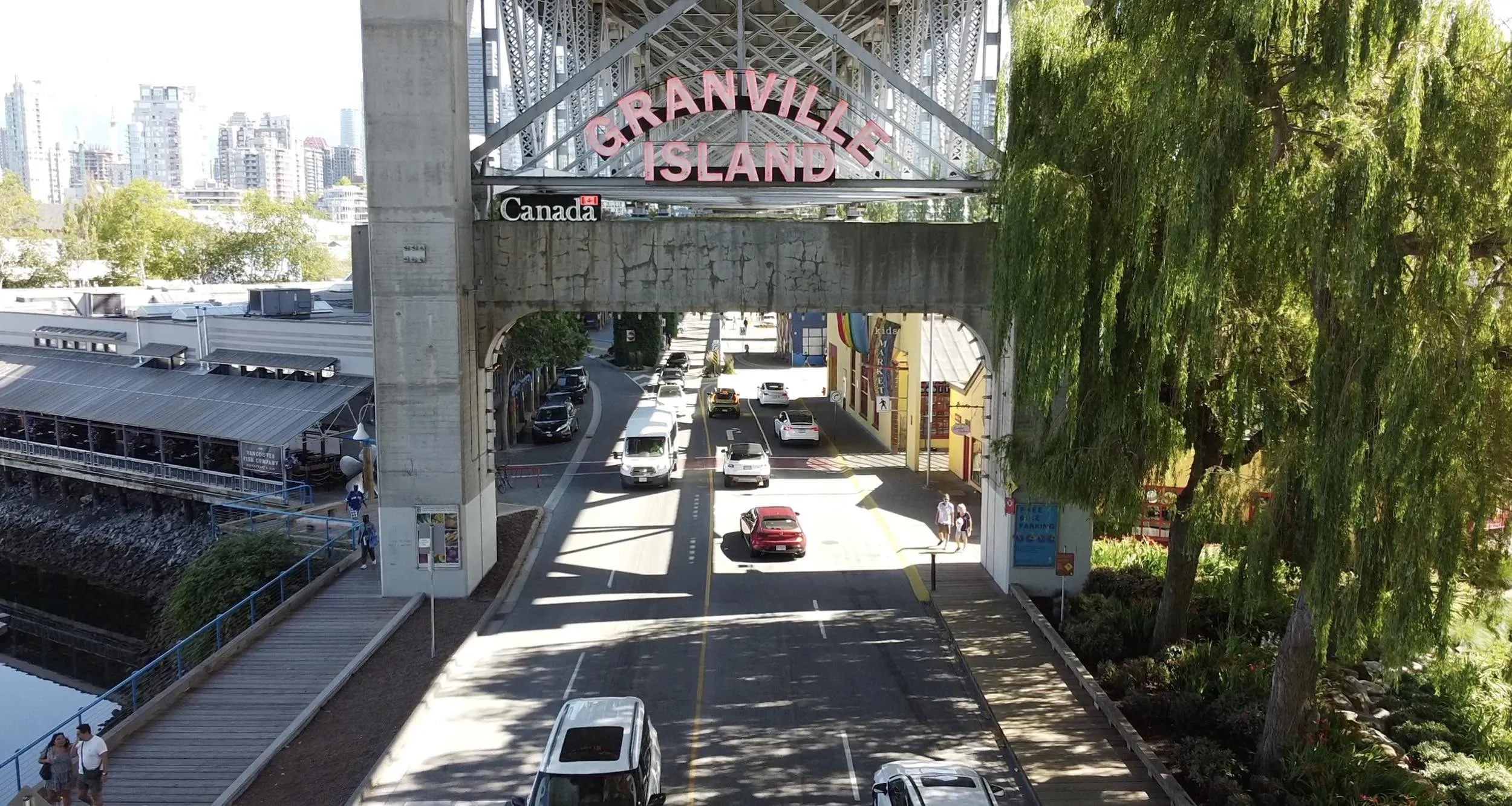 28 1345 W 4th Avenue