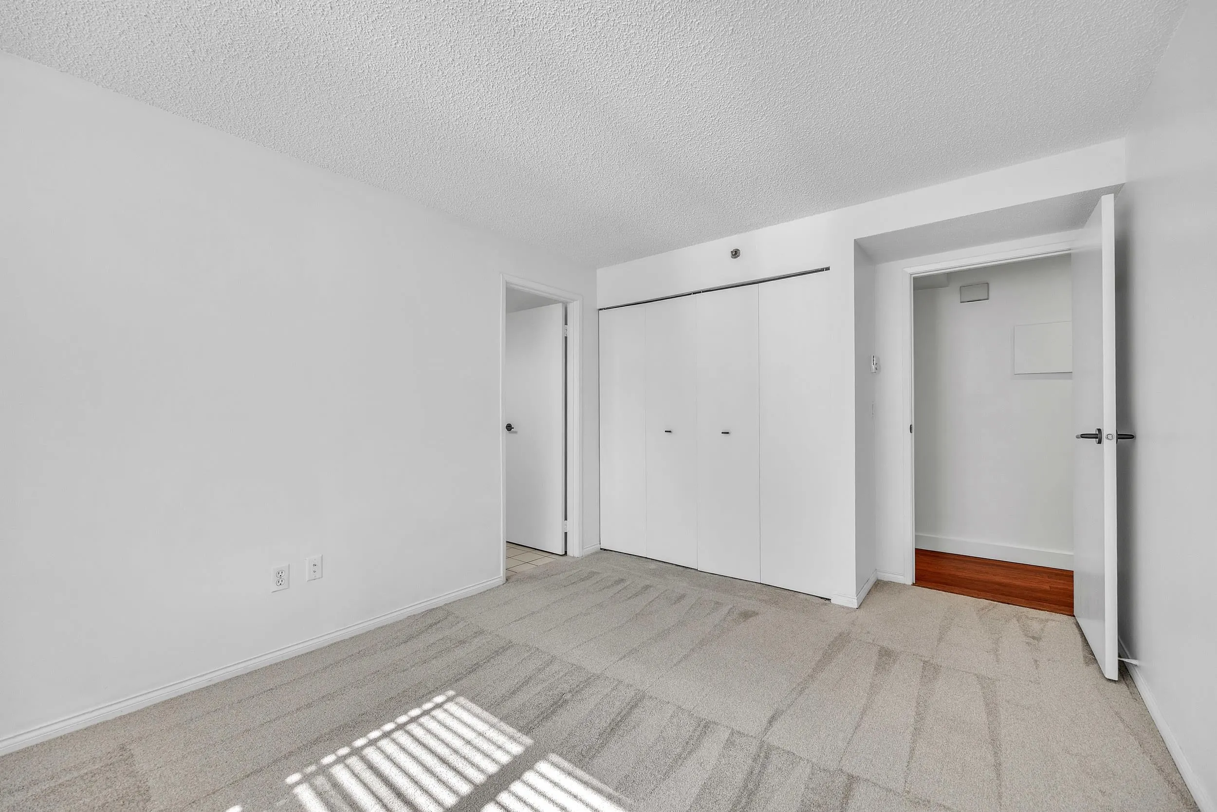 28 1345 W 4th Avenue