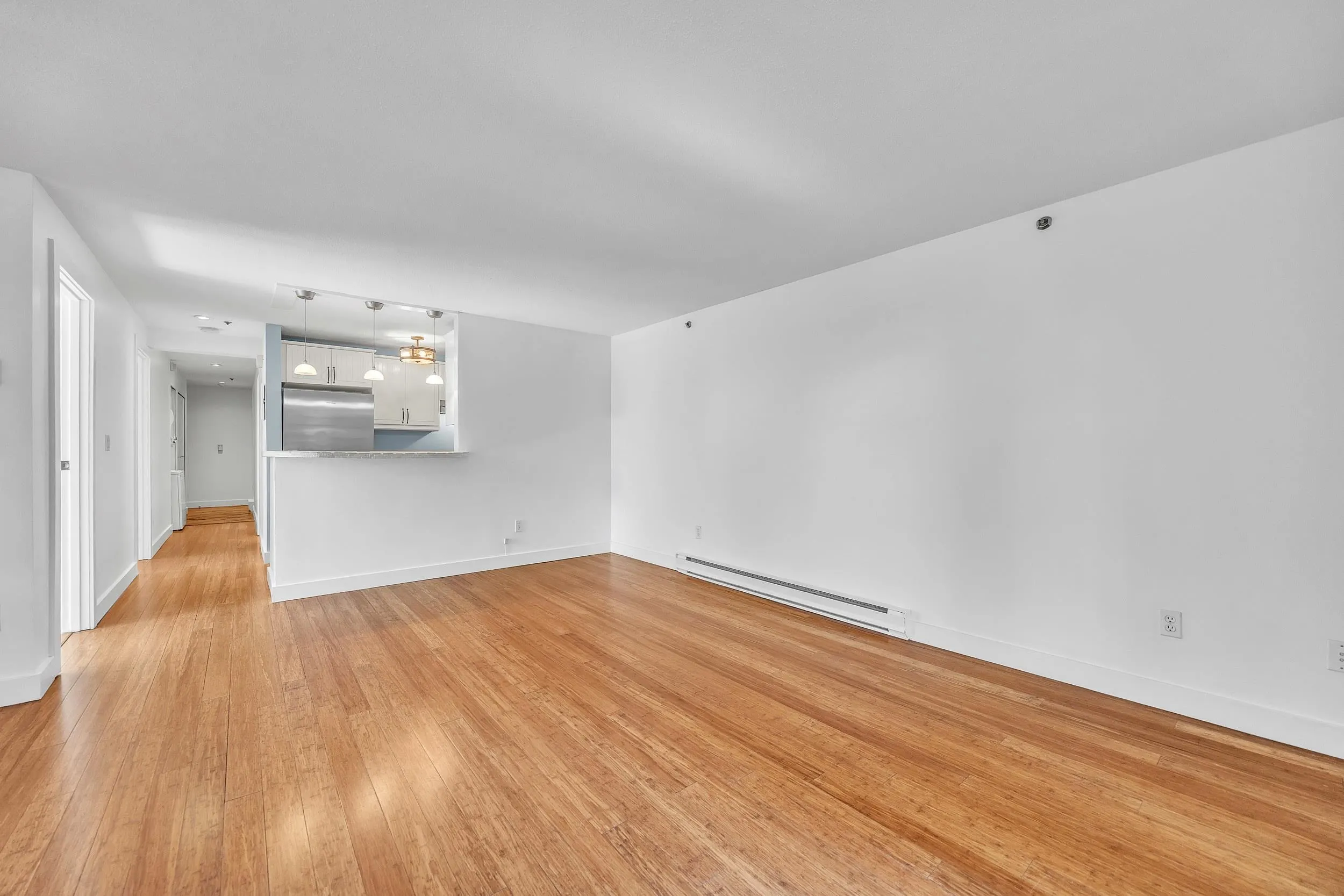 28 1345 W 4th Avenue