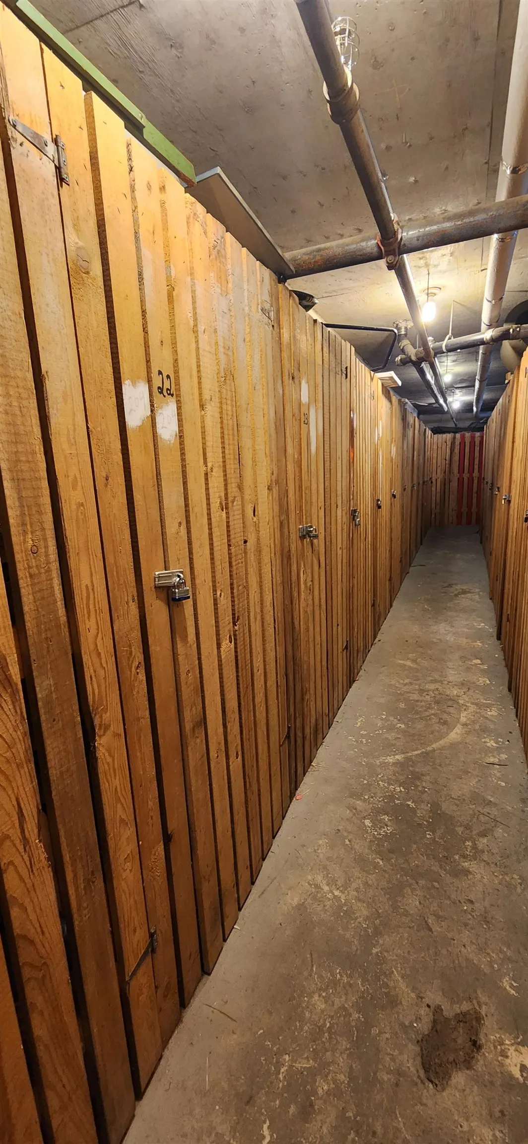 28 1345 W 4th Avenue