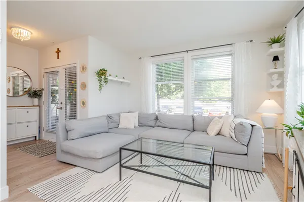 105 15956 86a Avenue