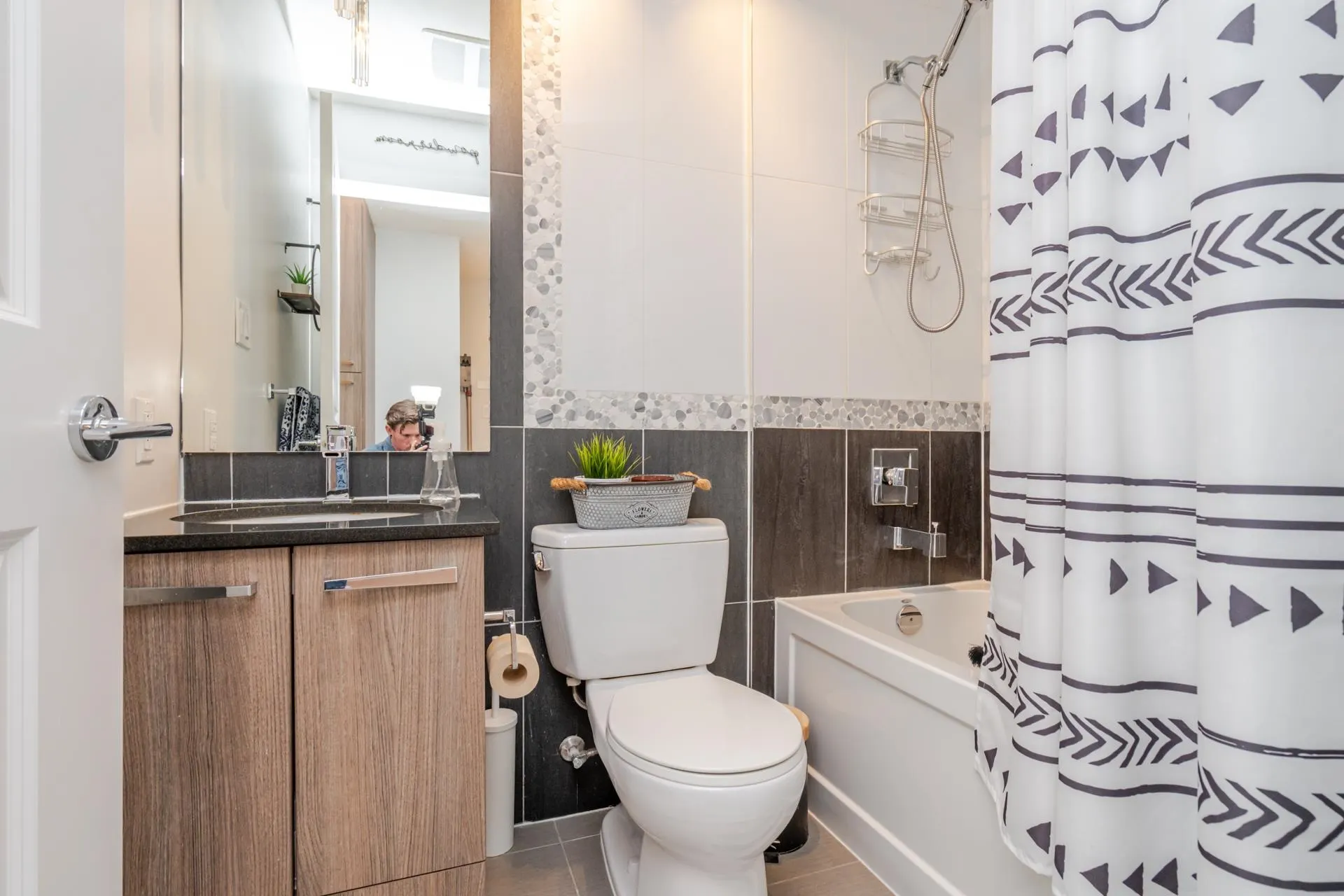 105 15956 86a Avenue