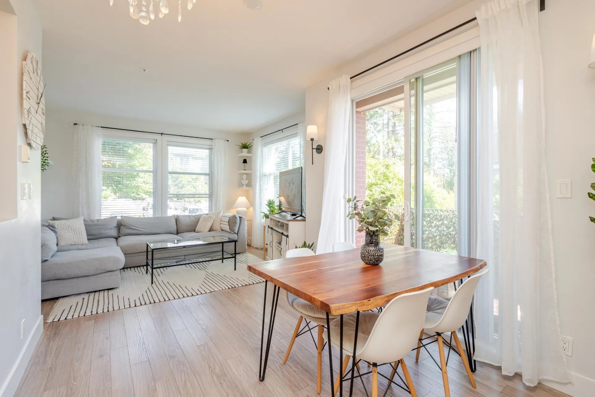 105 15956 86a Avenue