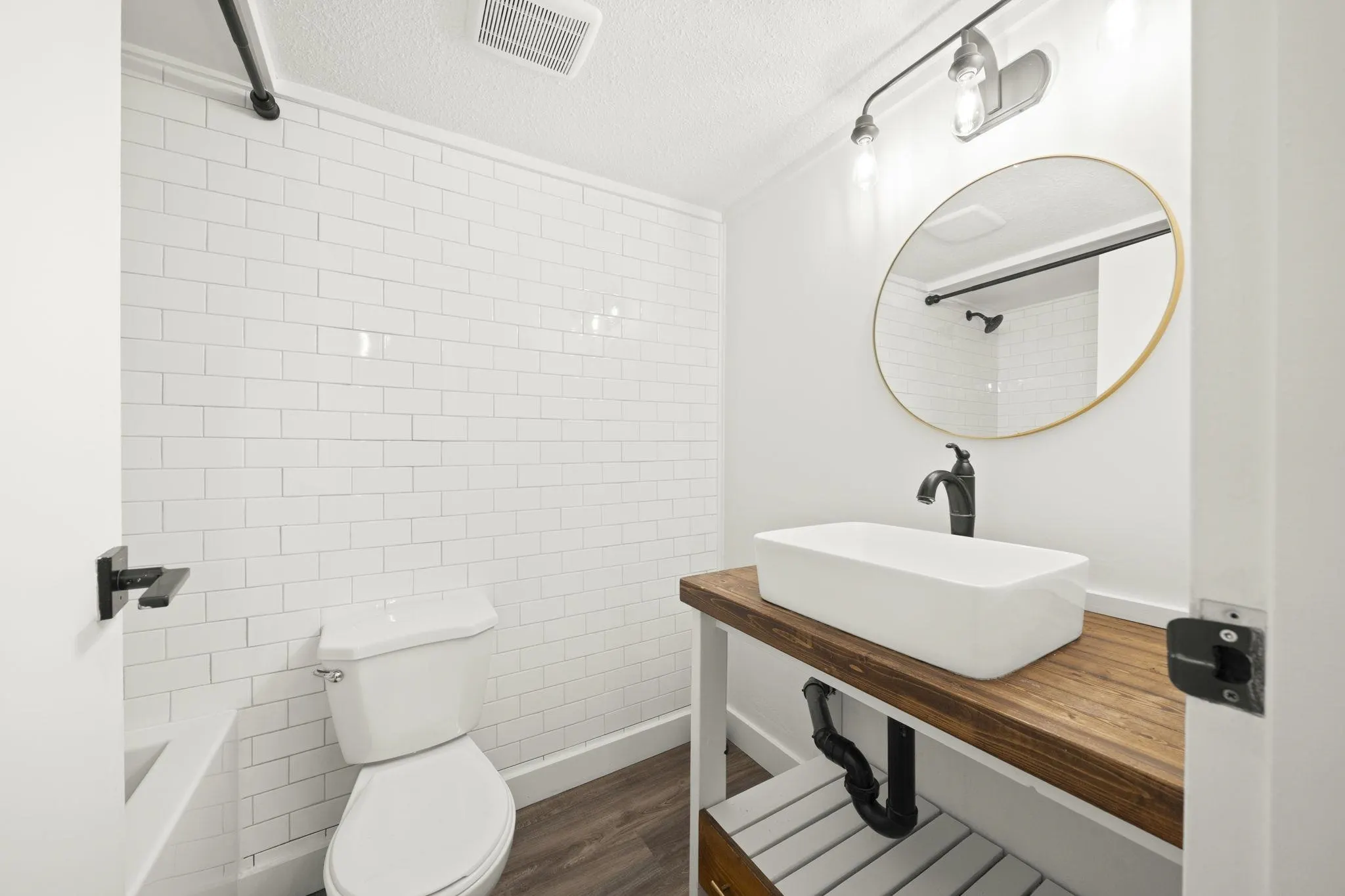 110 9847 Manchester Drive