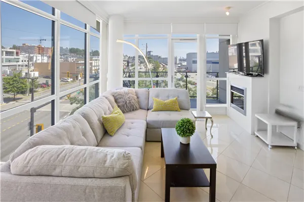 502 172 Victory Ship Way