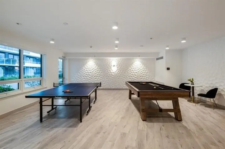 523 5766 Gilbert Road