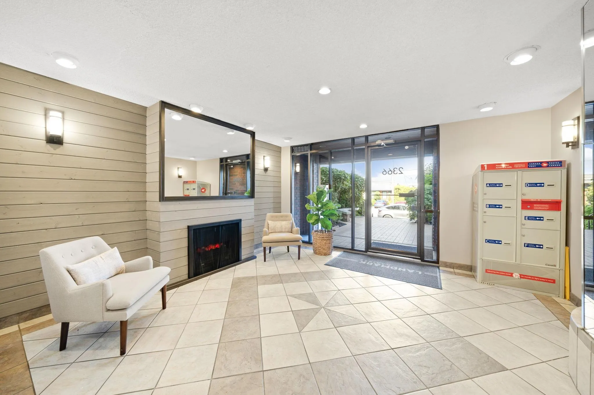 302 2366 Wall Street