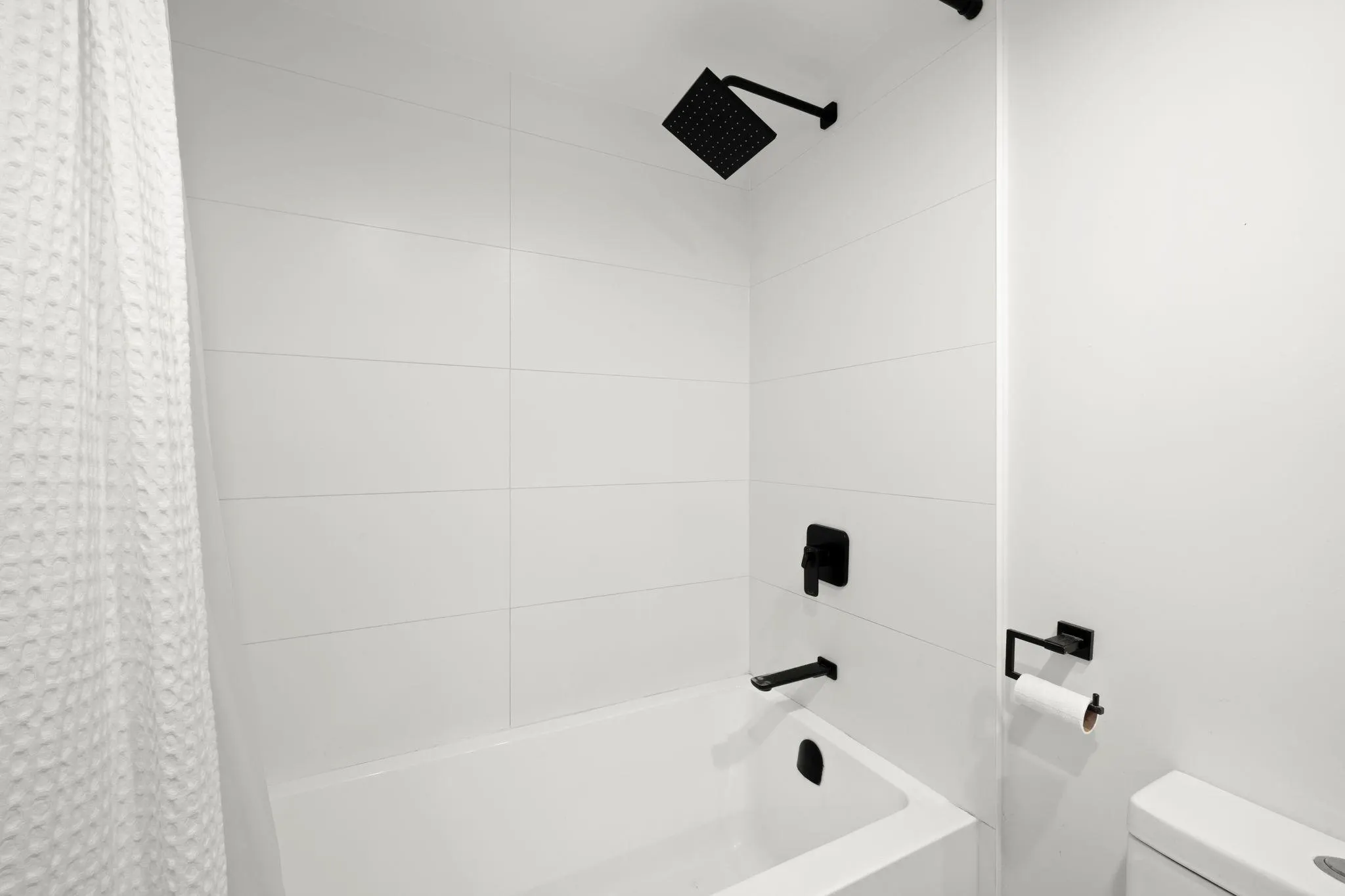 302 2366 Wall Street