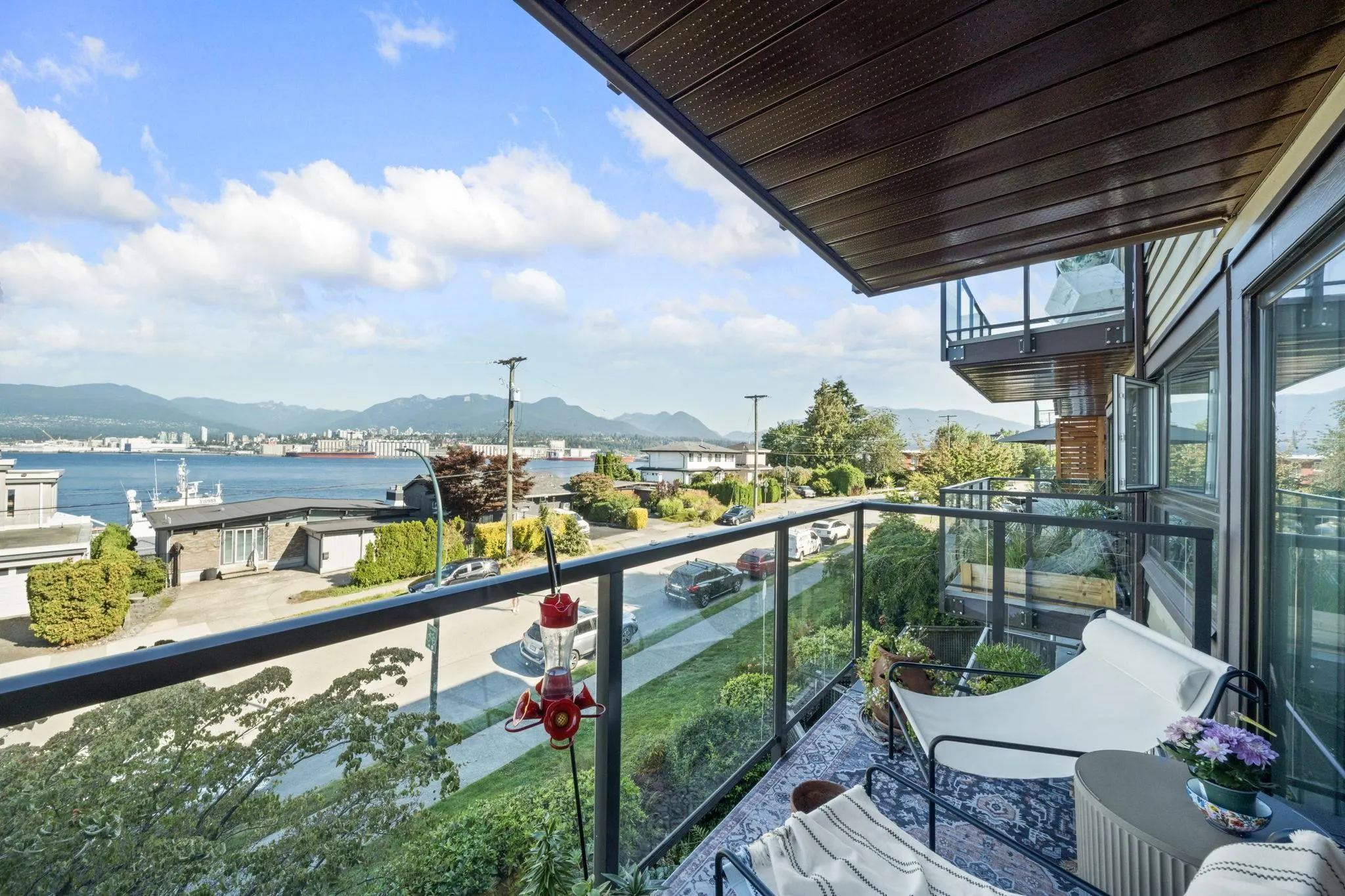 302 2366 Wall Street