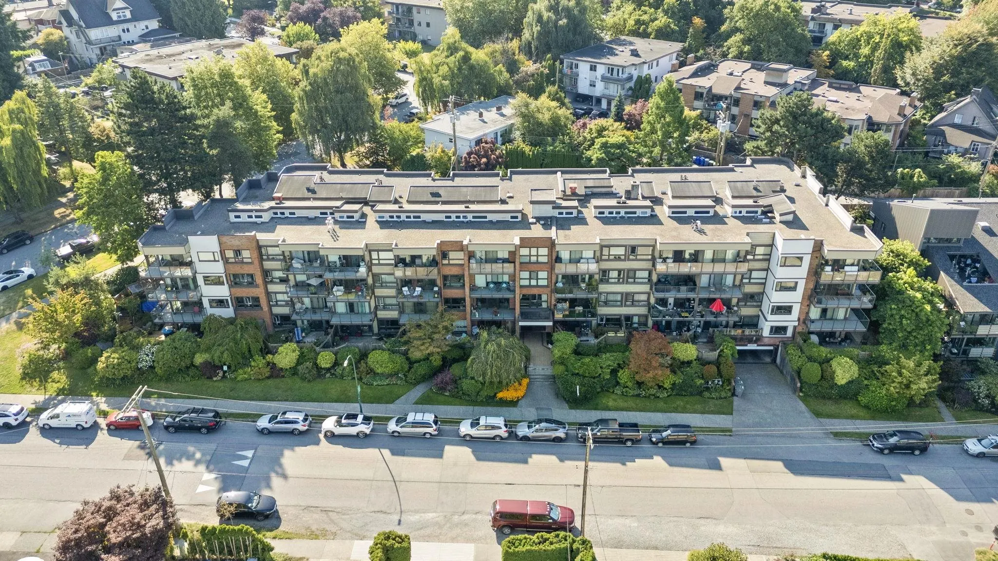 302 2366 Wall Street