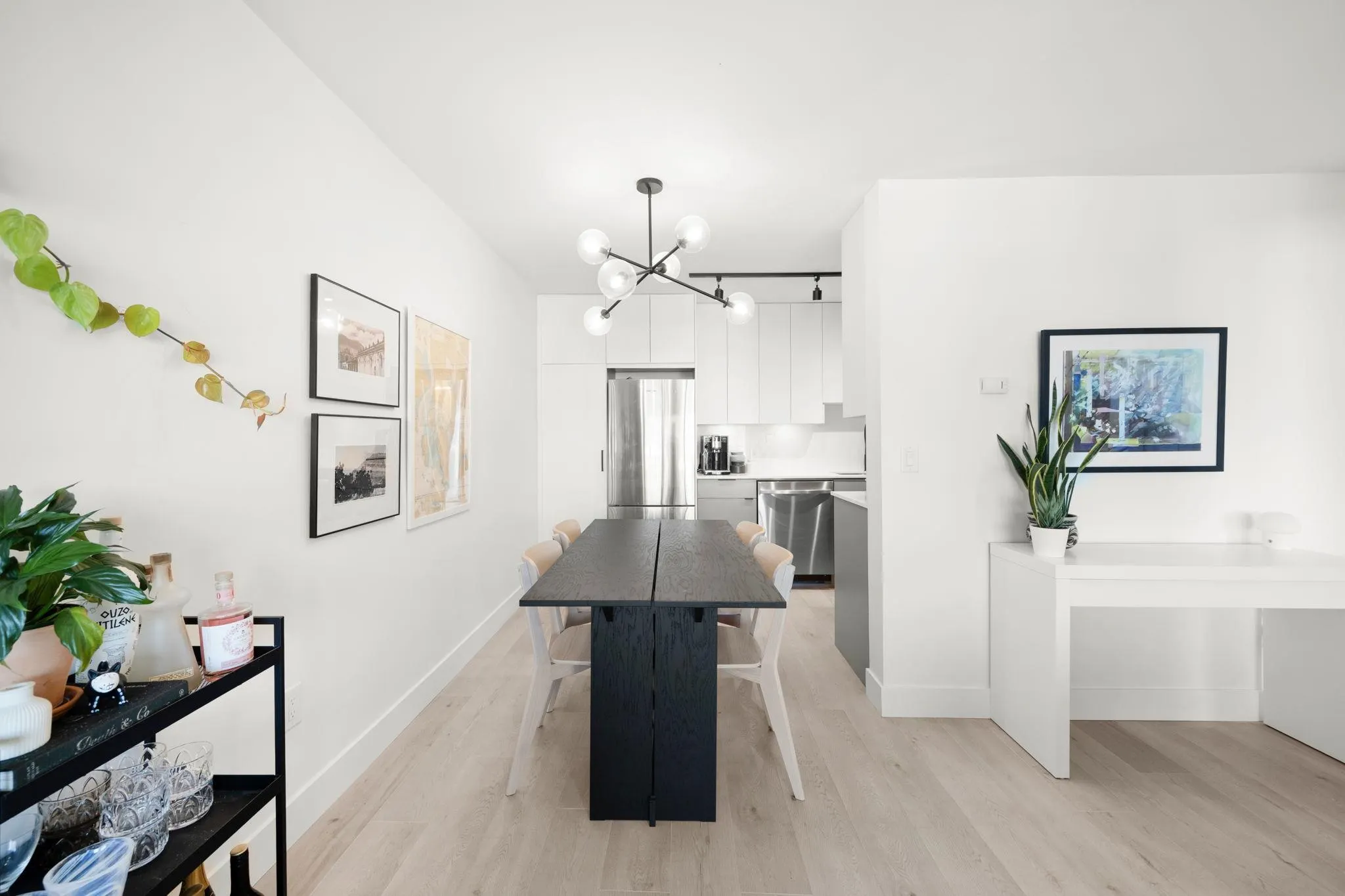 302 2366 Wall Street