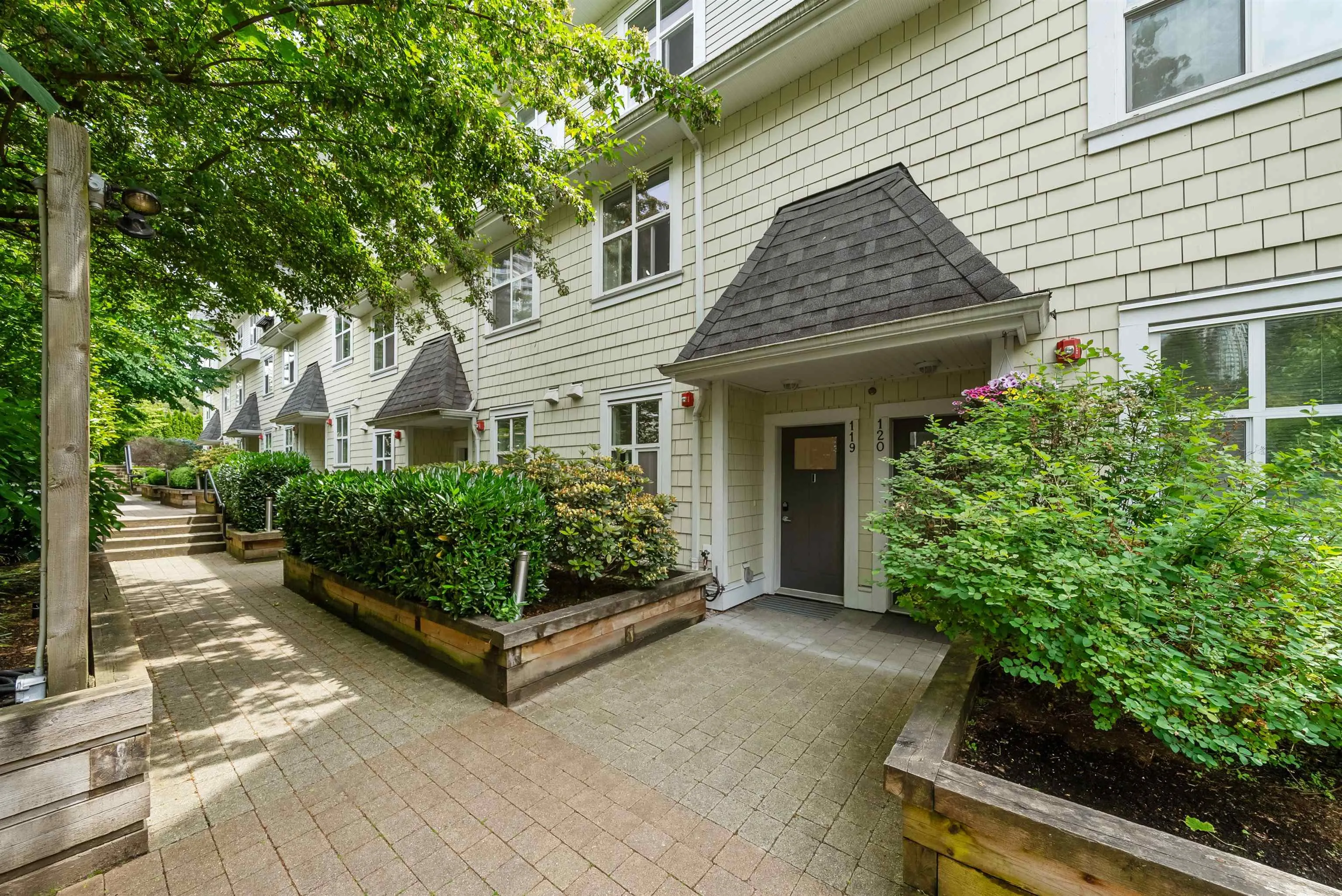 119 7250 18th Avenue