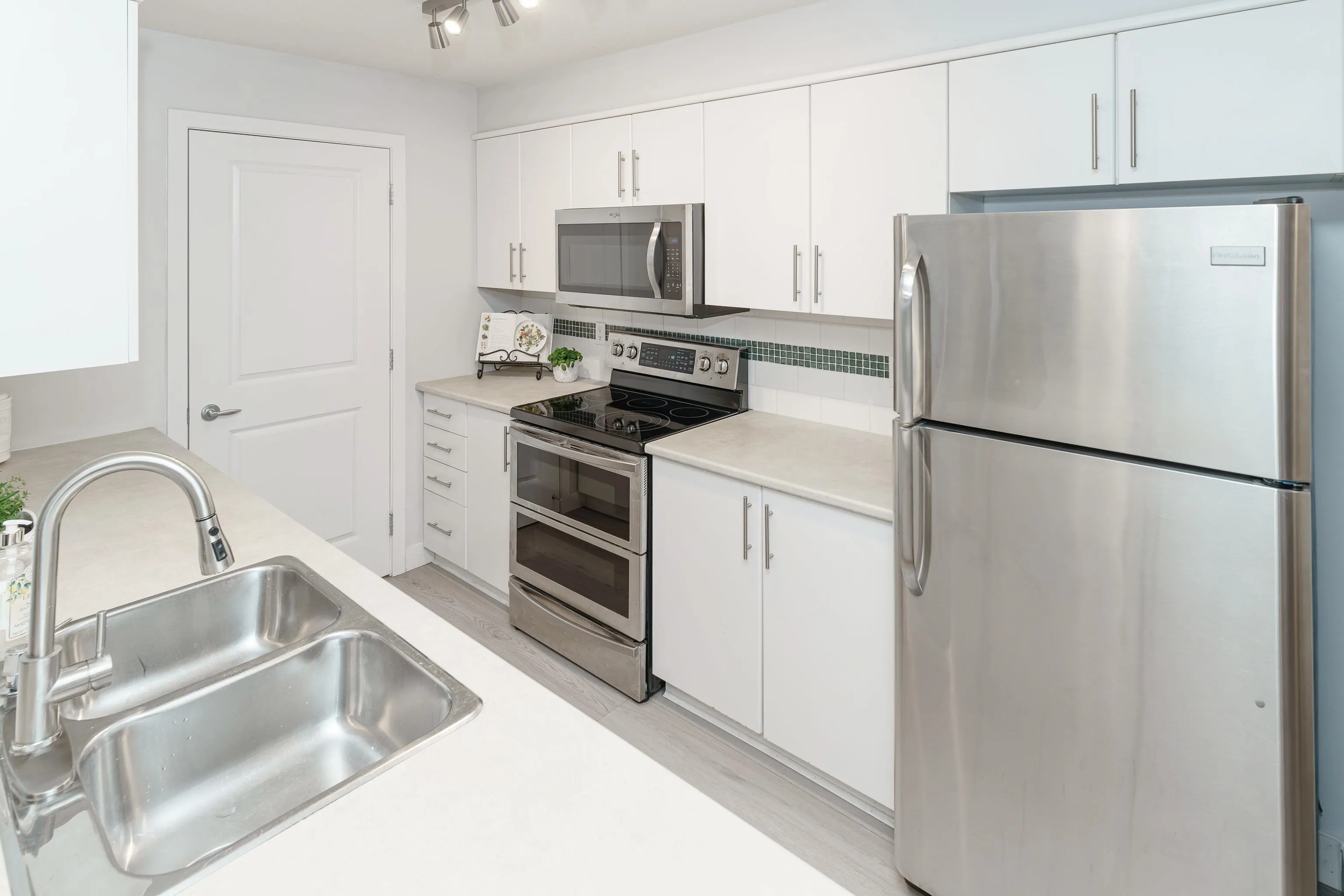 208 12248 224 Street