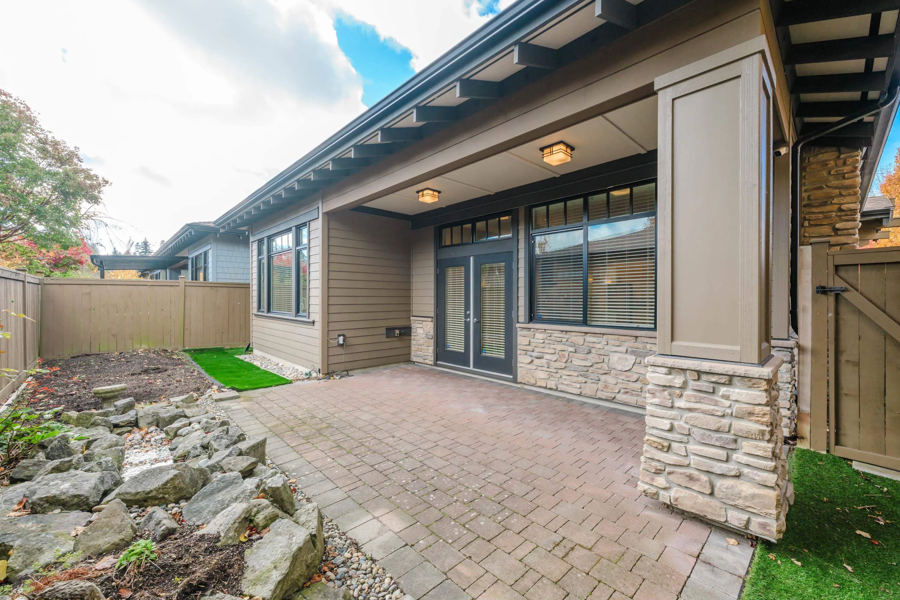 5036 Springs Boulevard