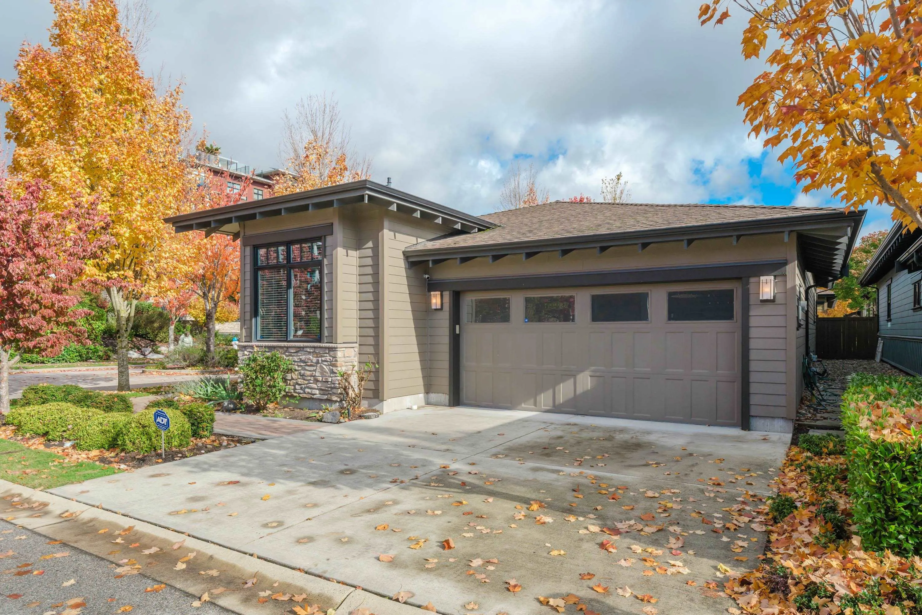 5036 Springs Boulevard