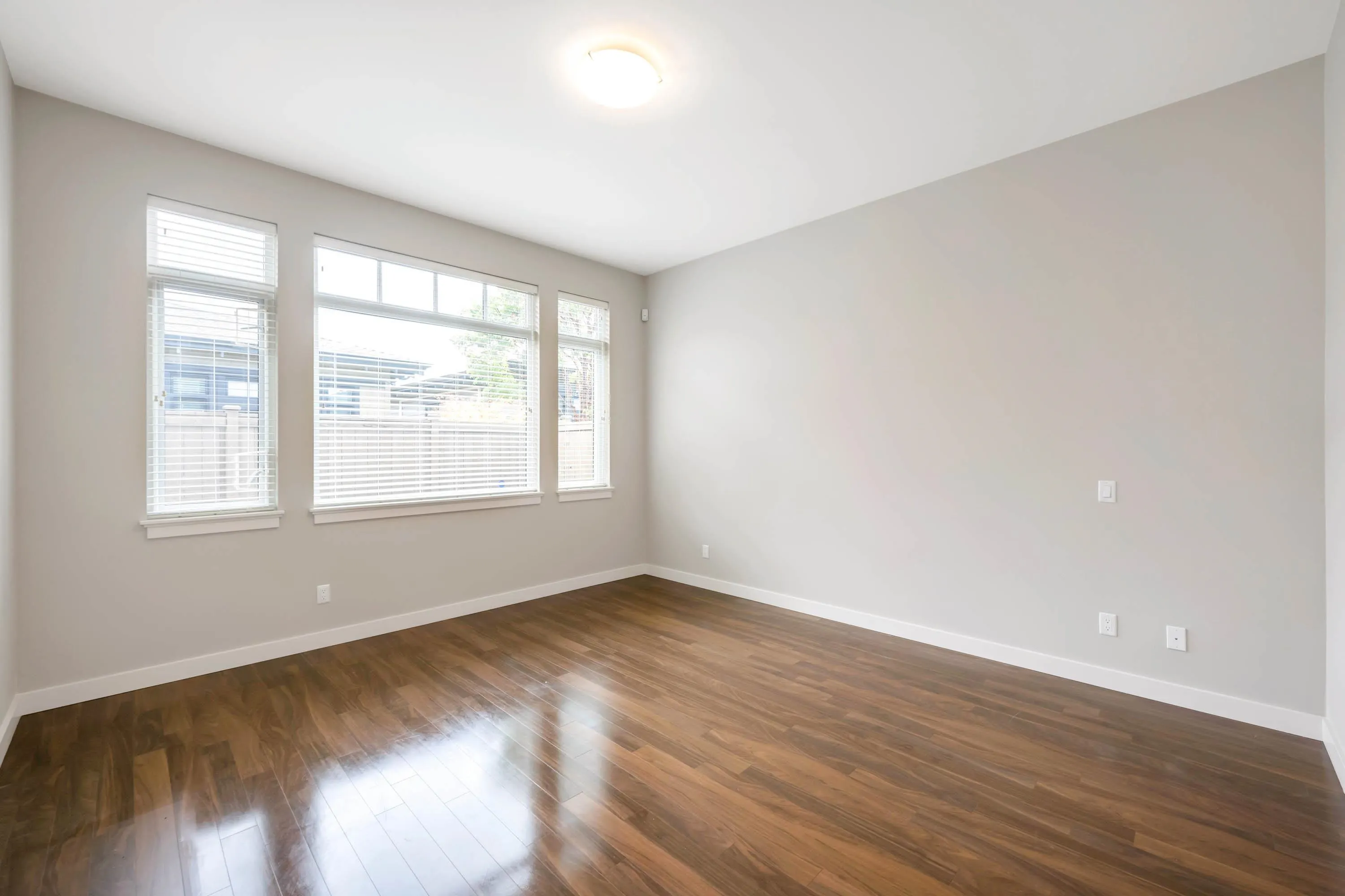 5036 Springs Boulevard