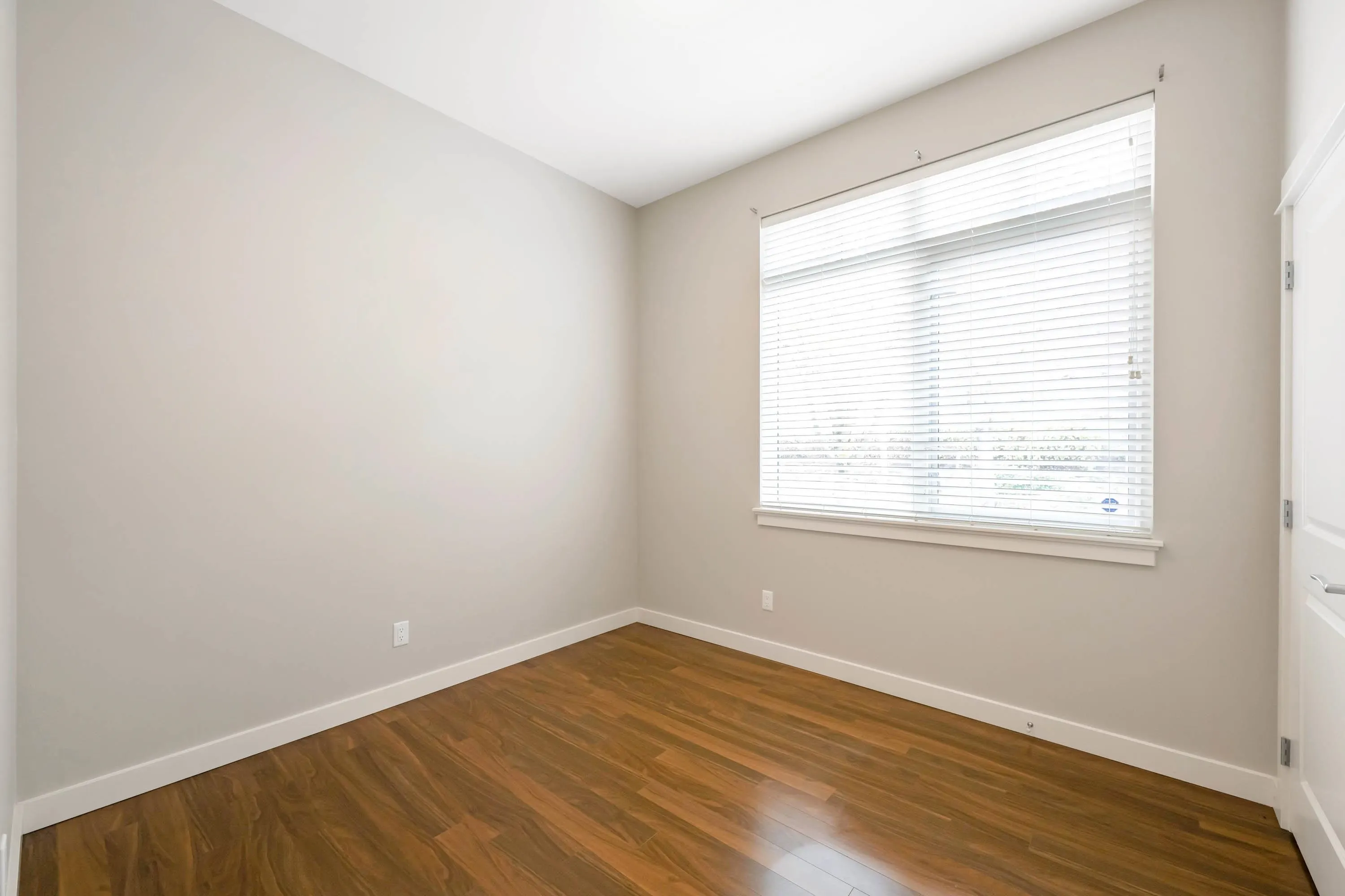 5036 Springs Boulevard