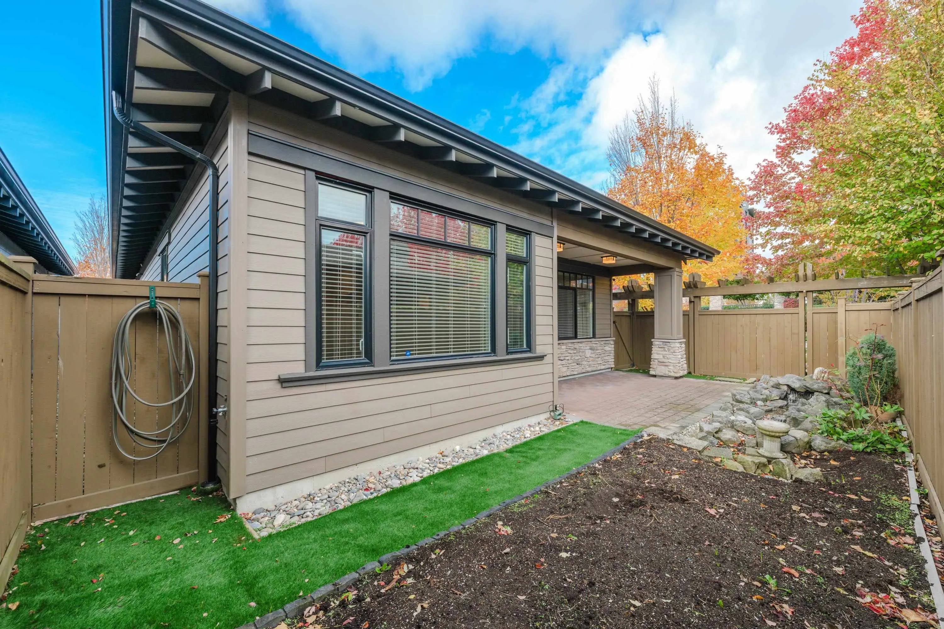 5036 Springs Boulevard