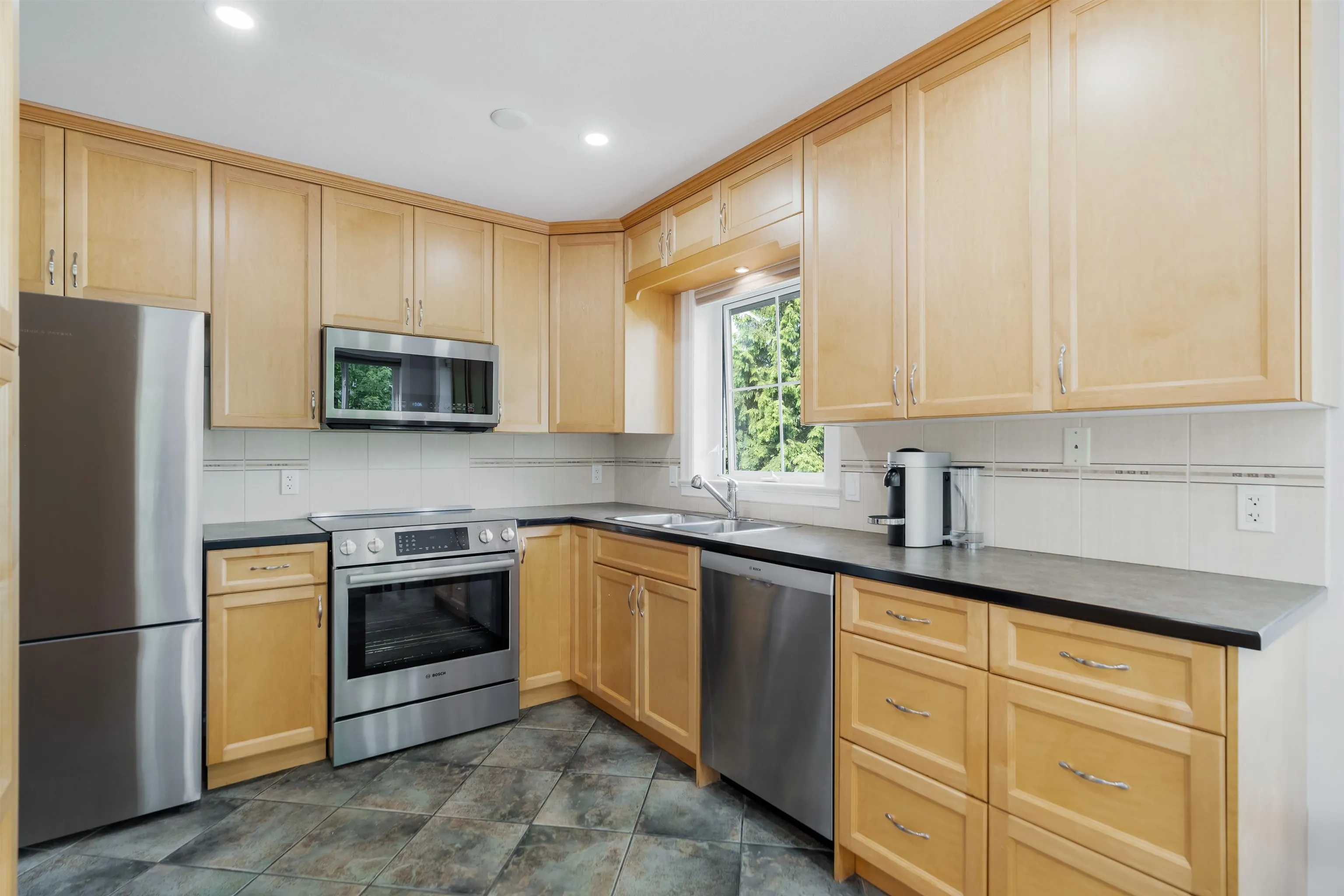 305 20750 Duncan Way