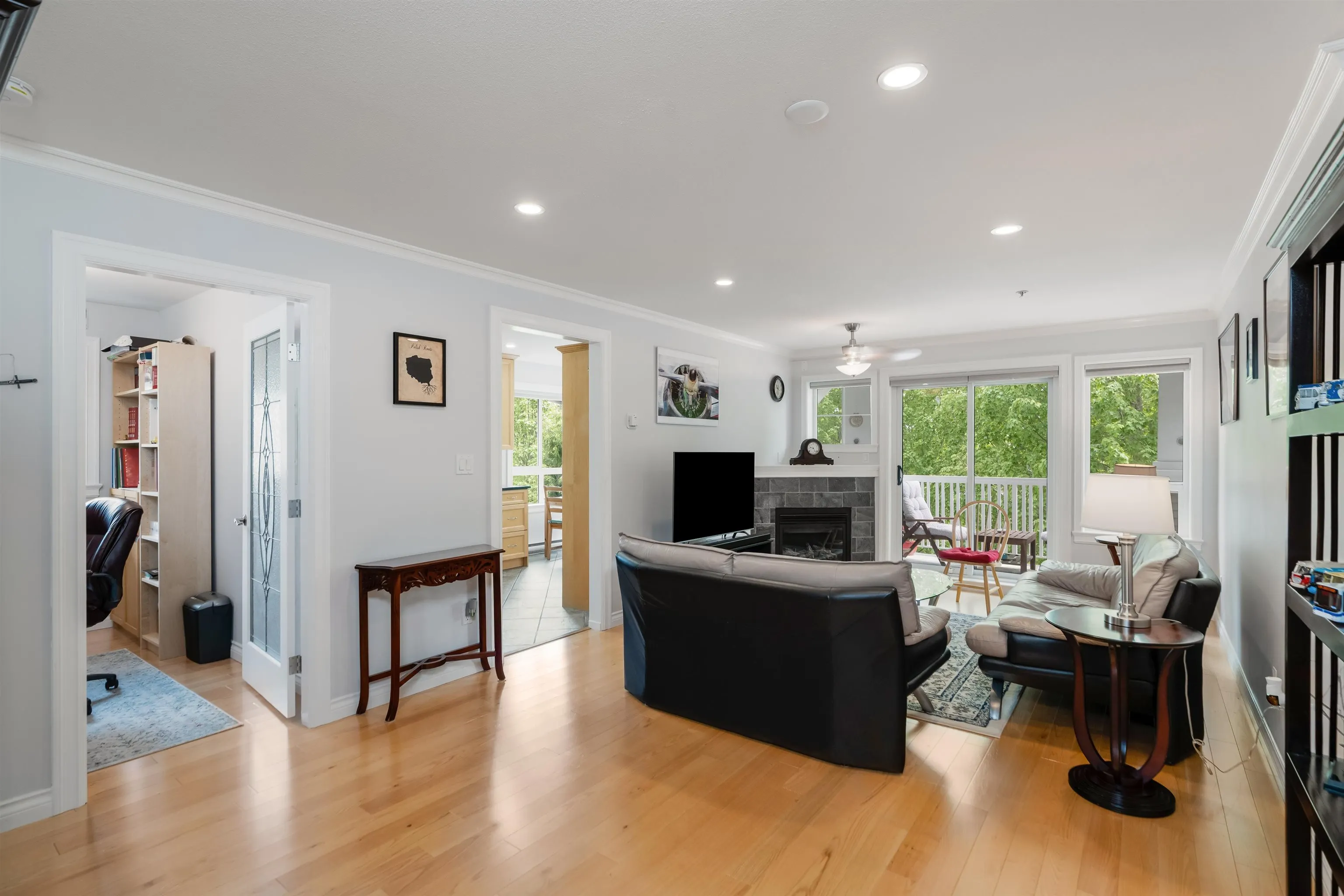 305 20750 Duncan Way