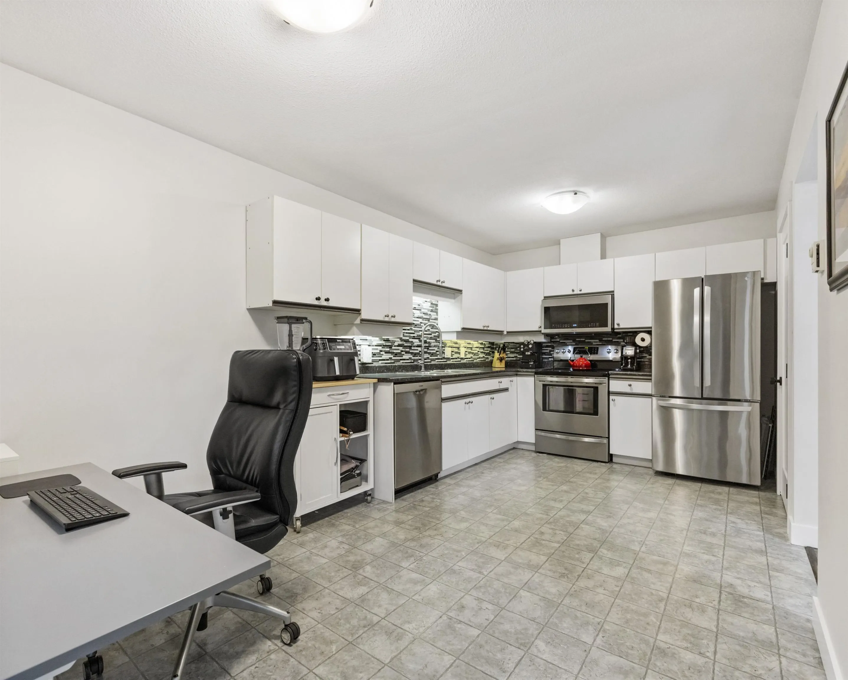 227 1215 Lansdowne Drive