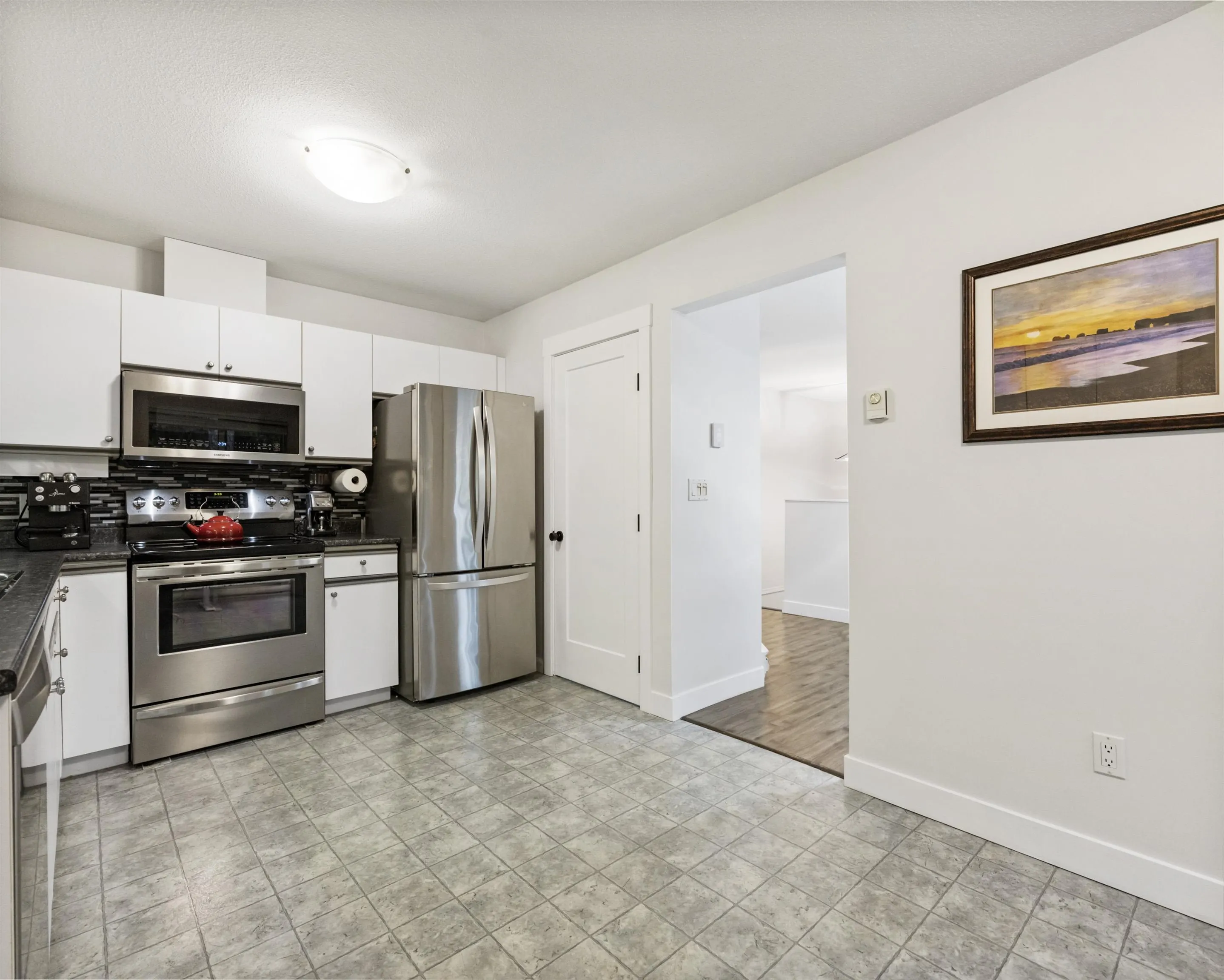 227 1215 Lansdowne Drive