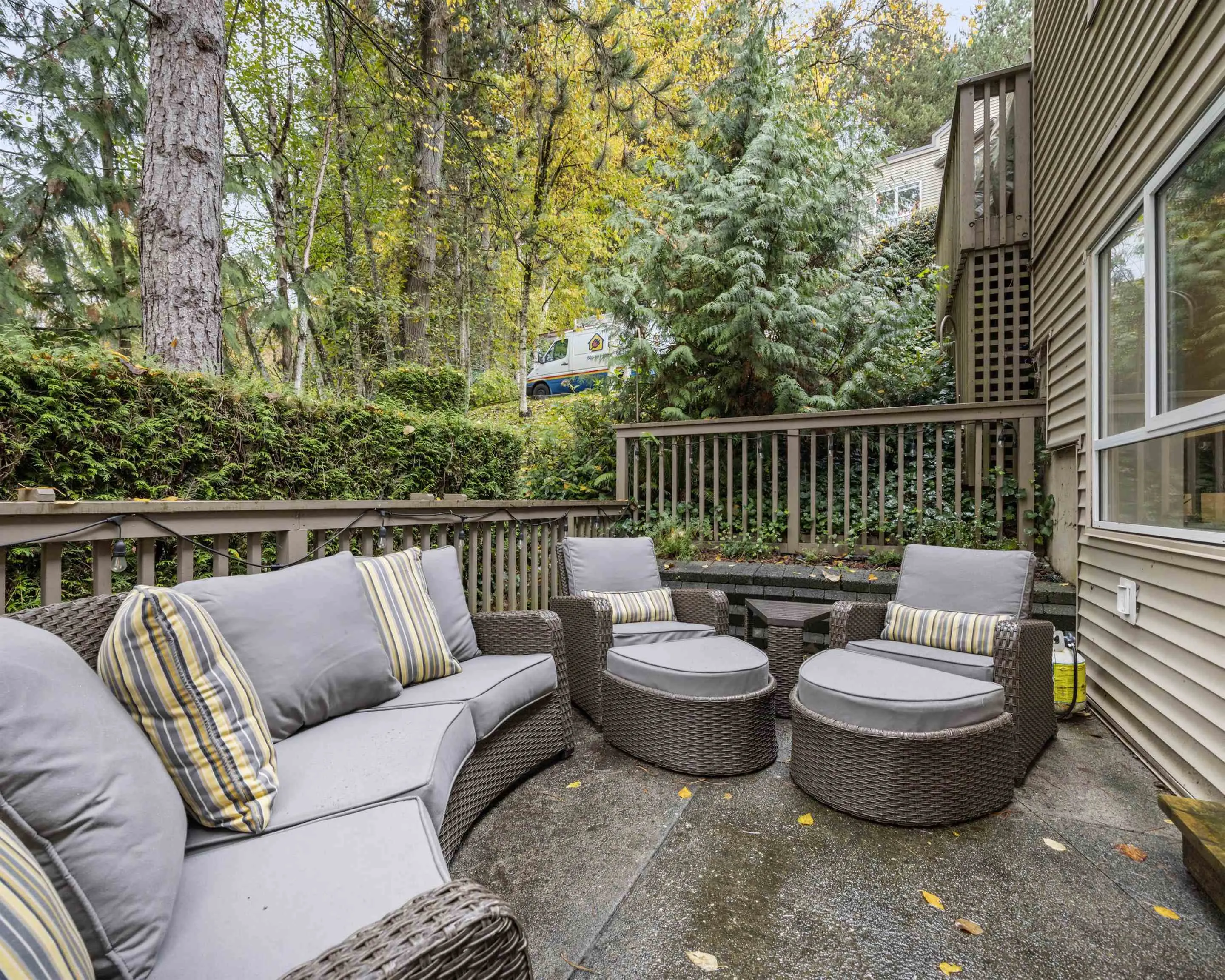 227 1215 Lansdowne Drive