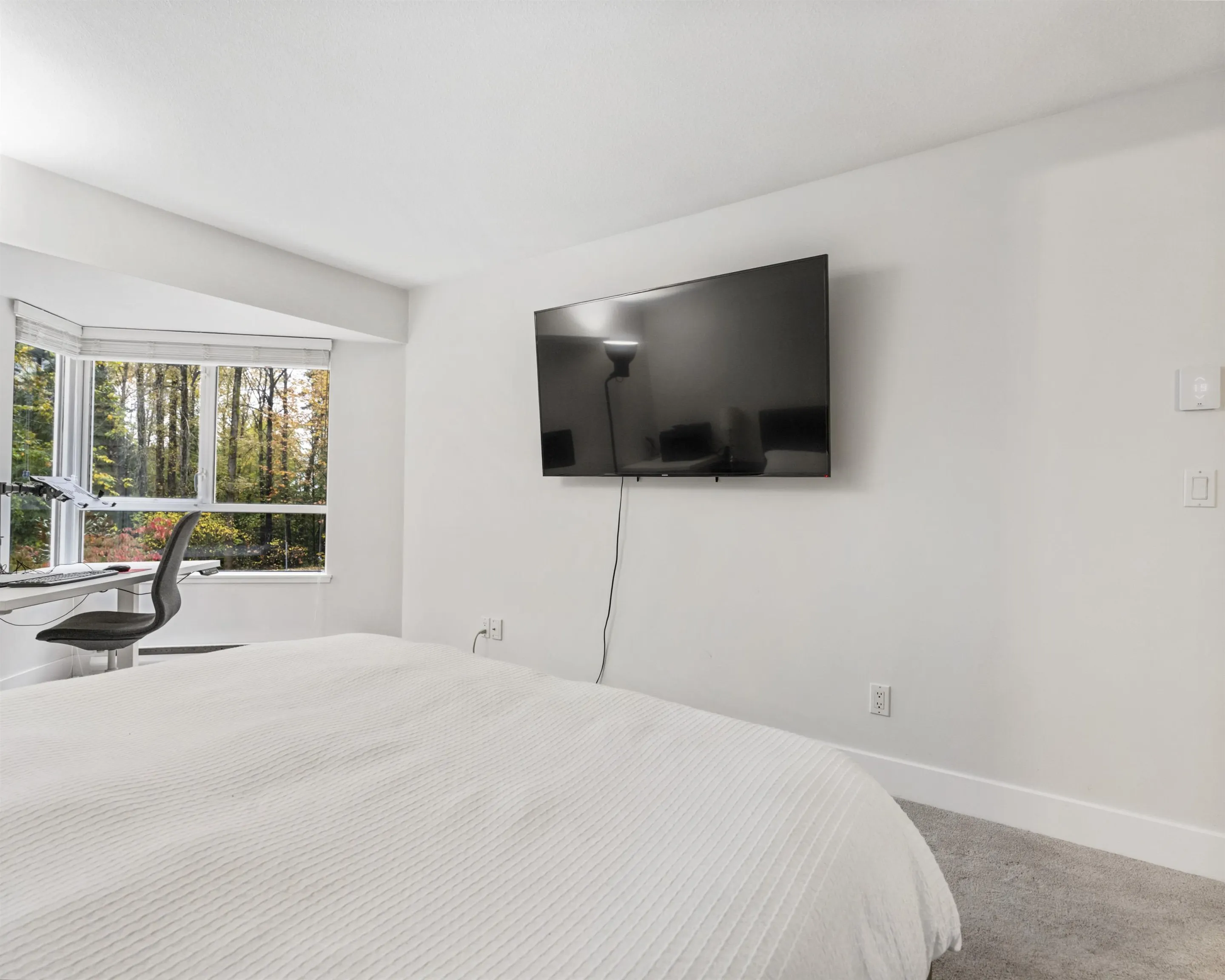 227 1215 Lansdowne Drive