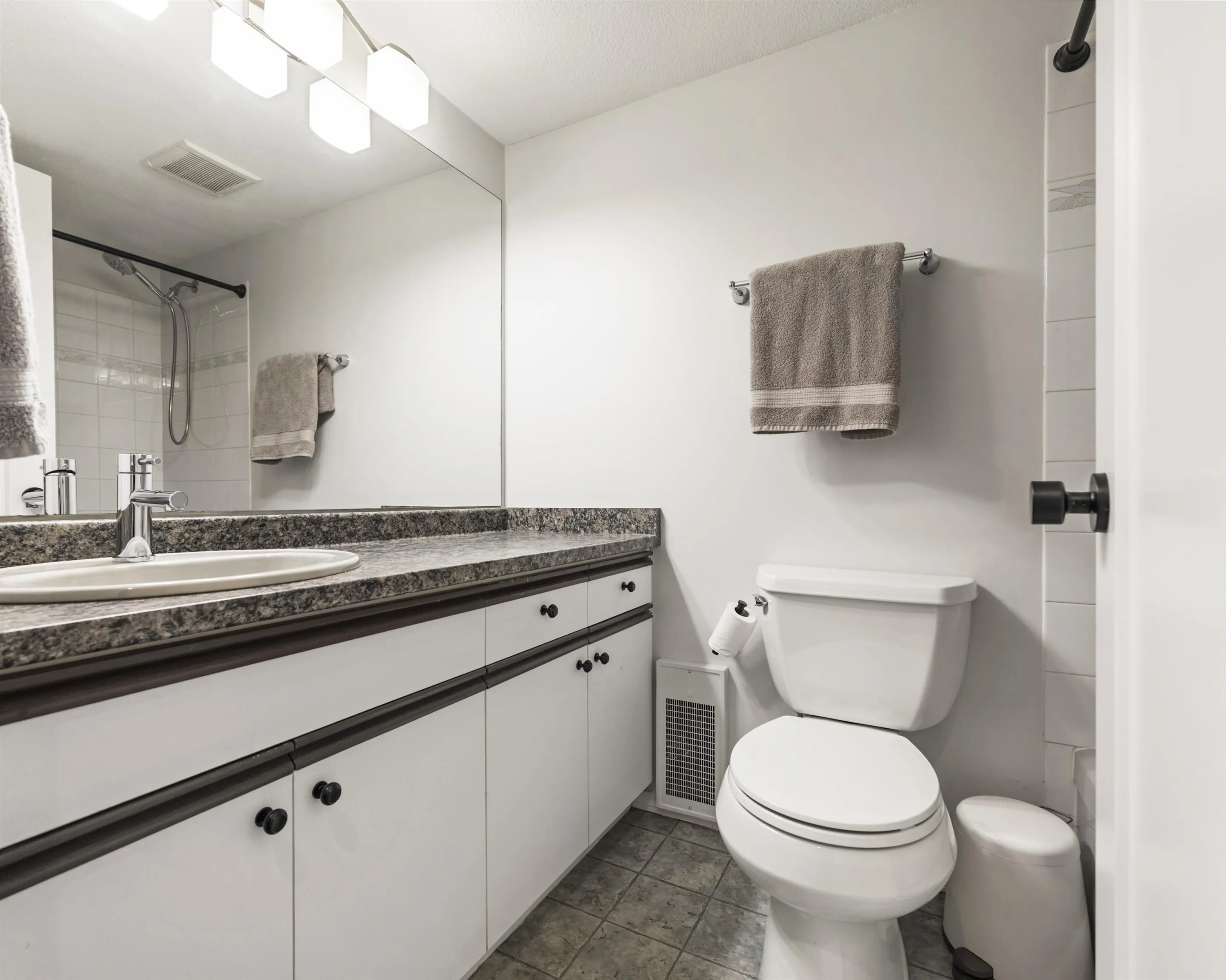 227 1215 Lansdowne Drive