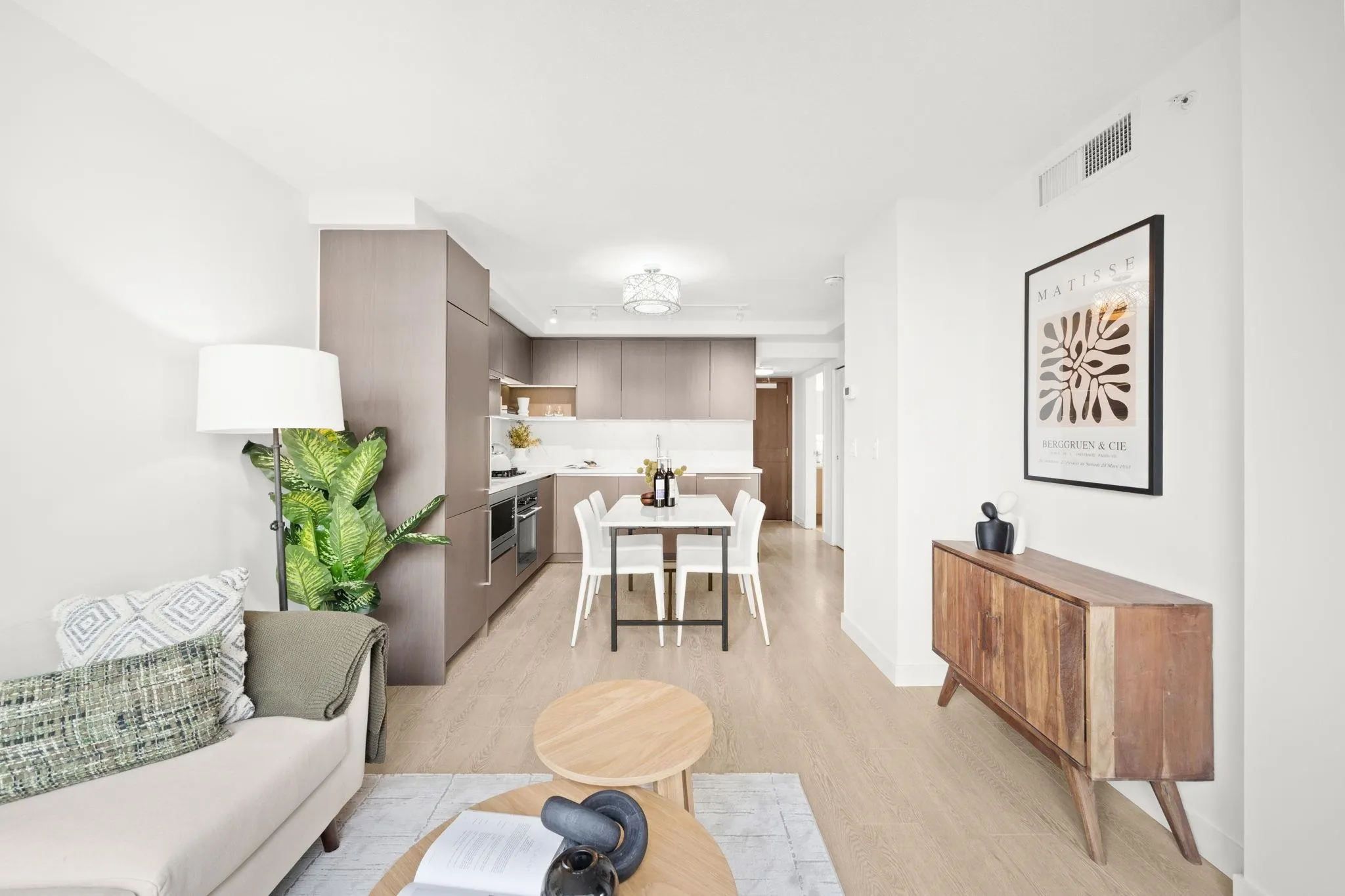 617 8833 Hazelbridge Way