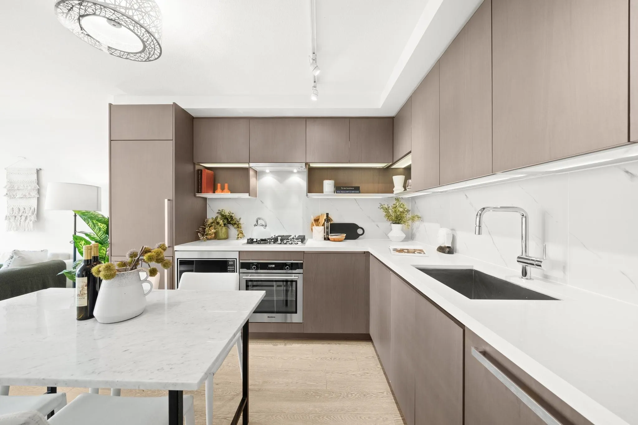 617 8833 Hazelbridge Way