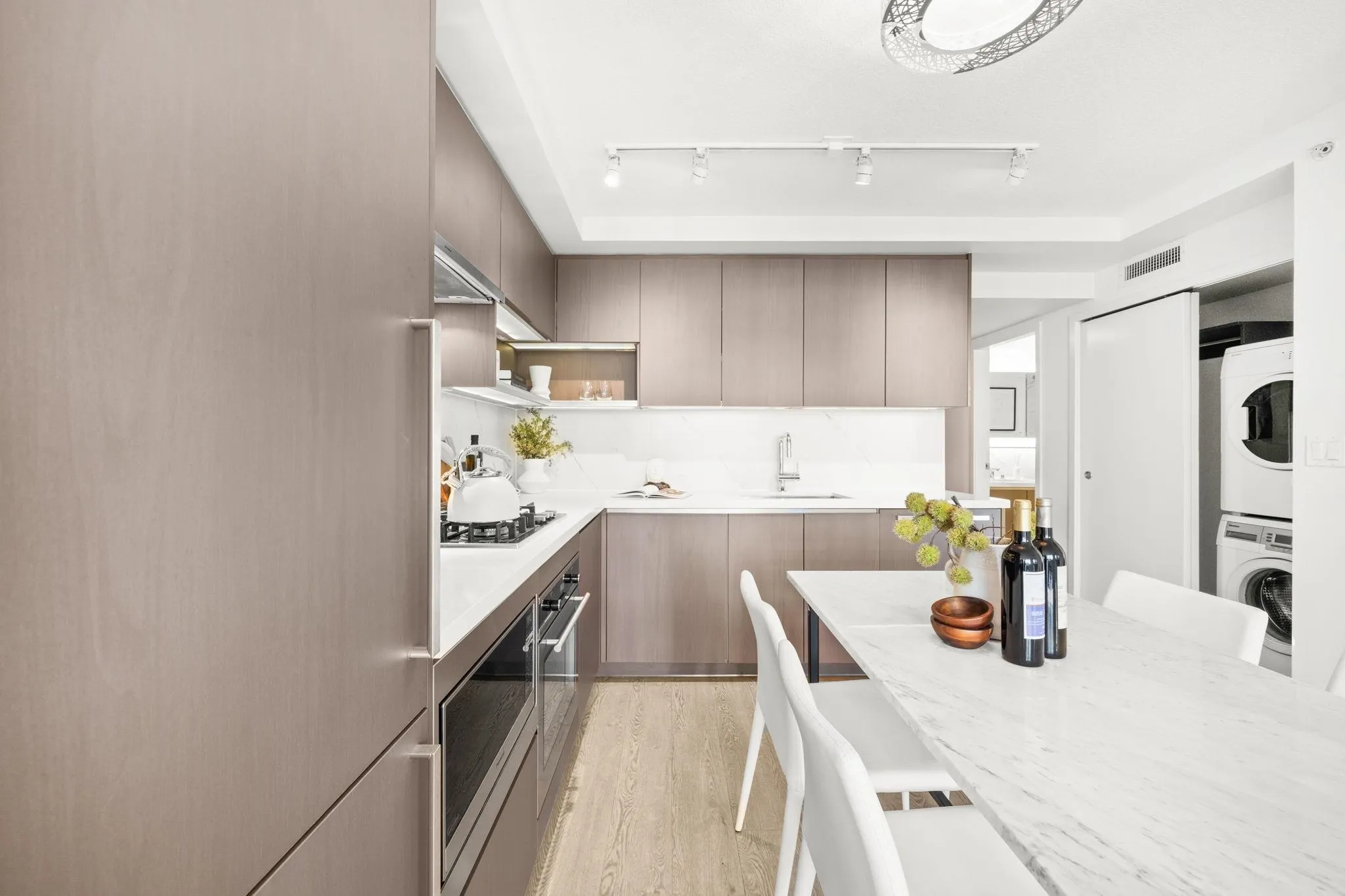 617 8833 Hazelbridge Way