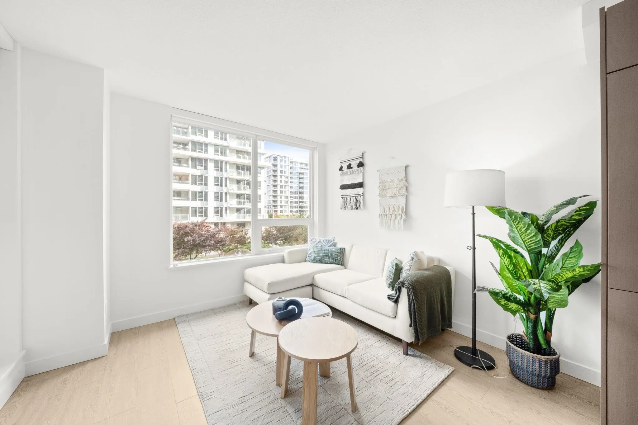 617 8833 Hazelbridge Way