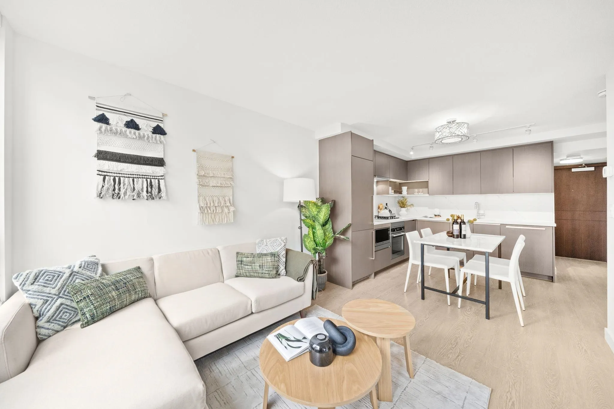 617 8833 Hazelbridge Way