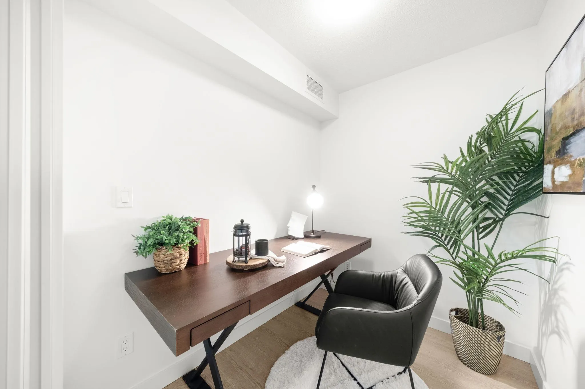 617 8833 Hazelbridge Way