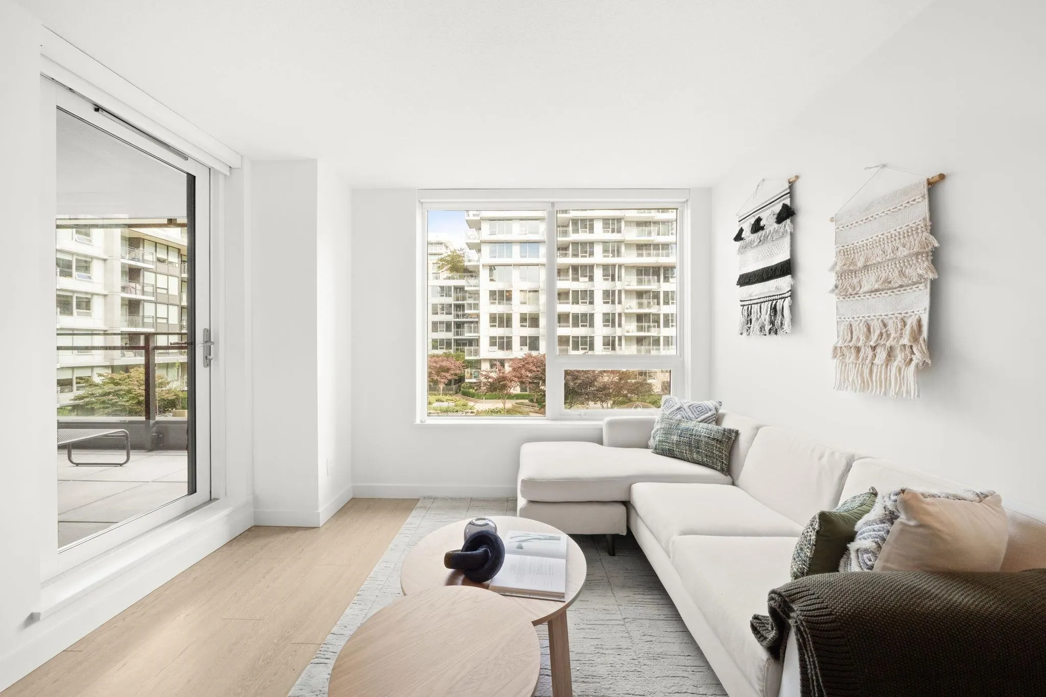 617 8833 Hazelbridge Way