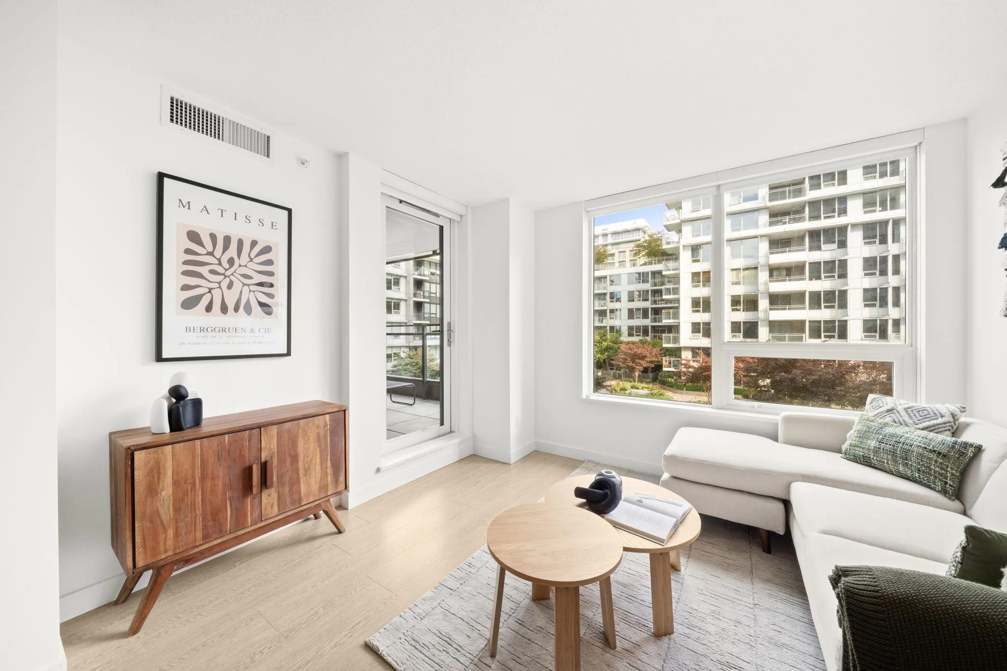 617 8833 Hazelbridge Way