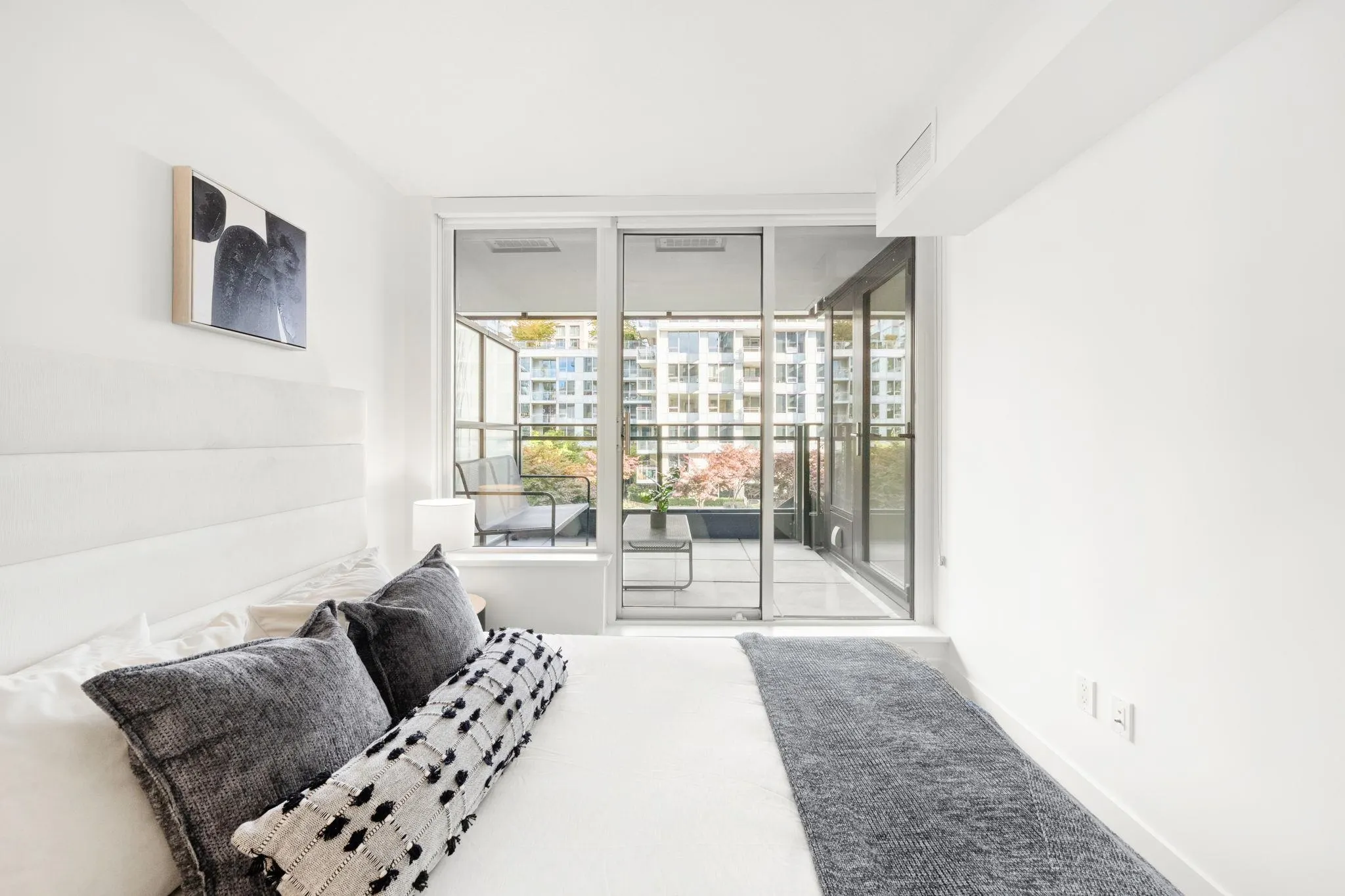 617 8833 Hazelbridge Way