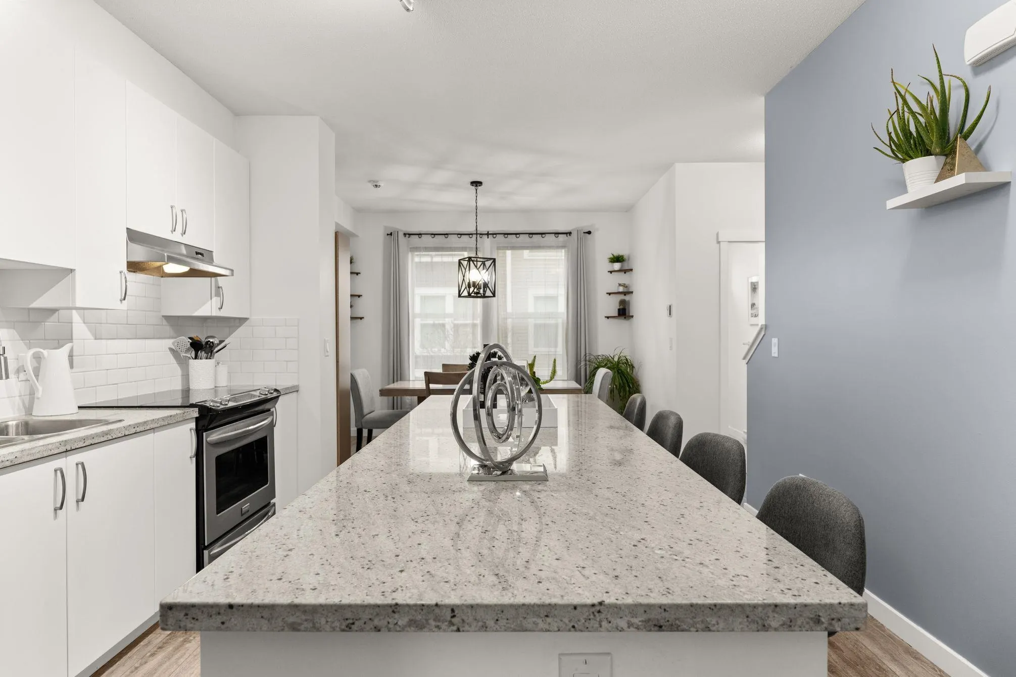 14 10415 Delsom Crescent