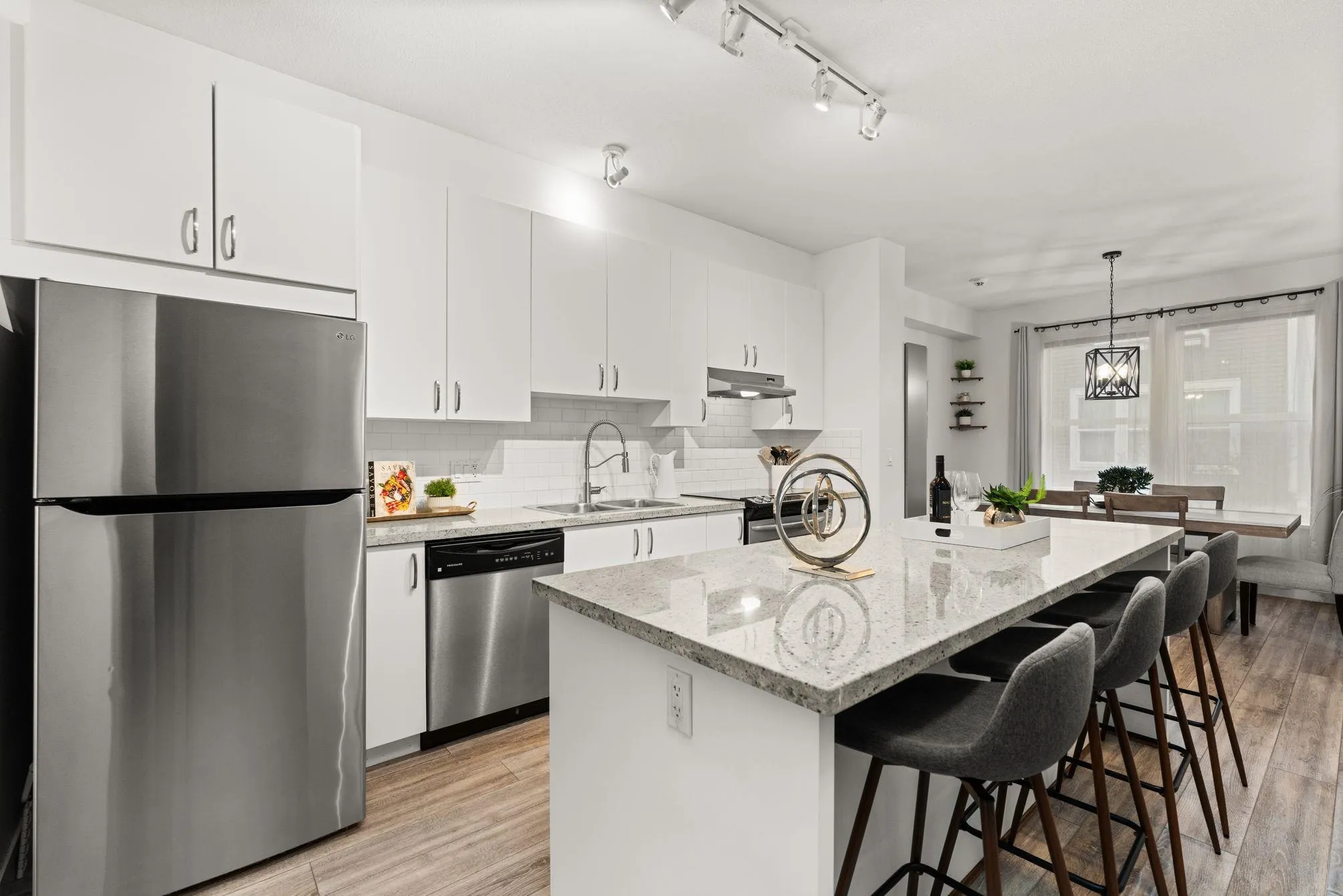 14 10415 Delsom Crescent