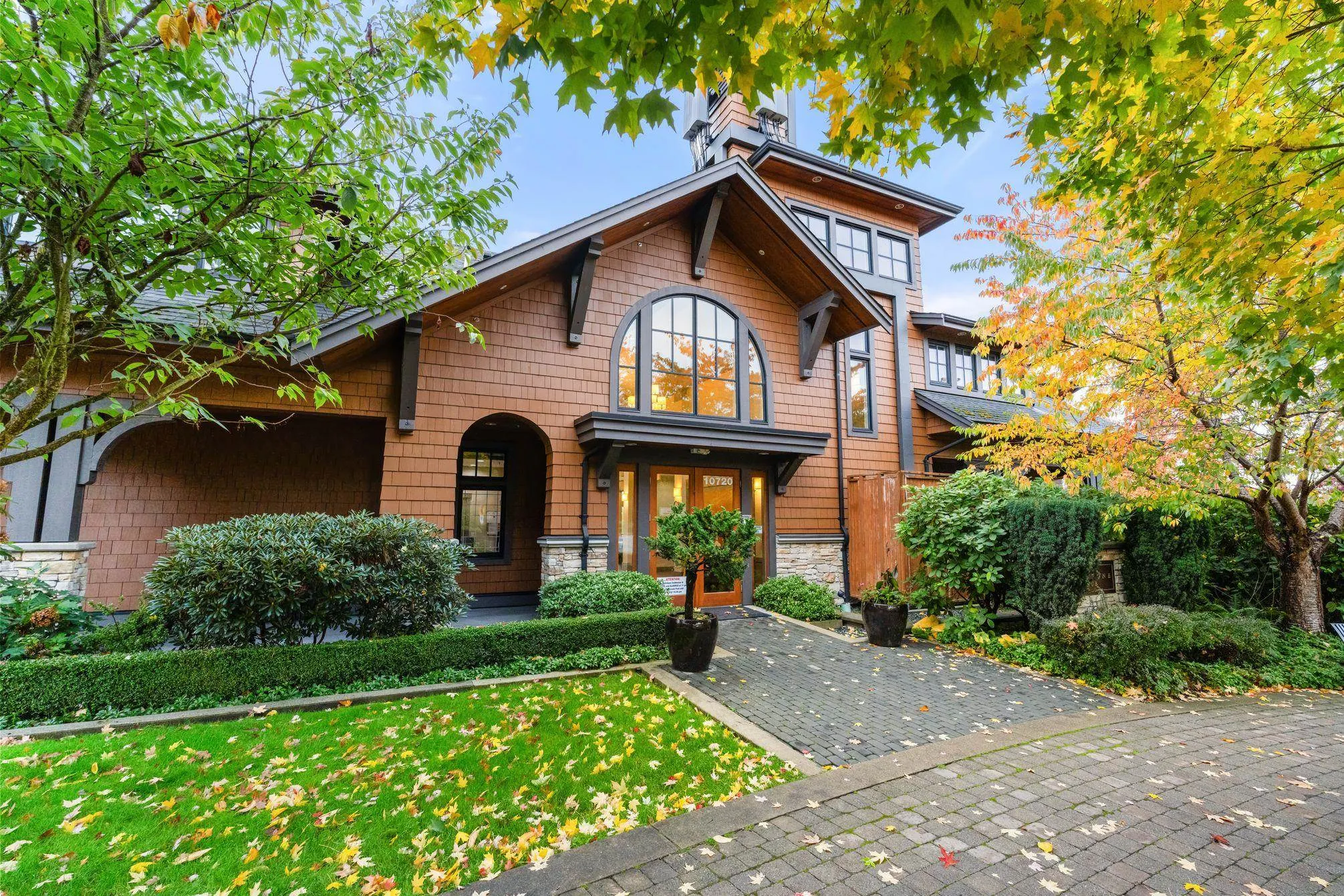 14 10415 Delsom Crescent