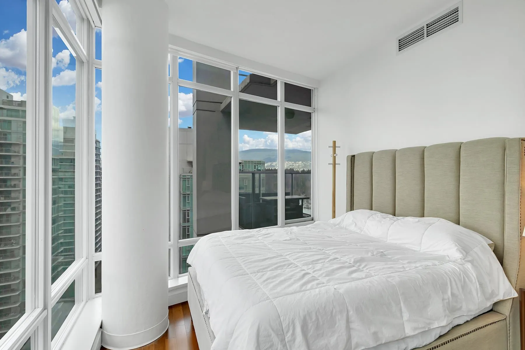 1904 1616 Bayshore Drive